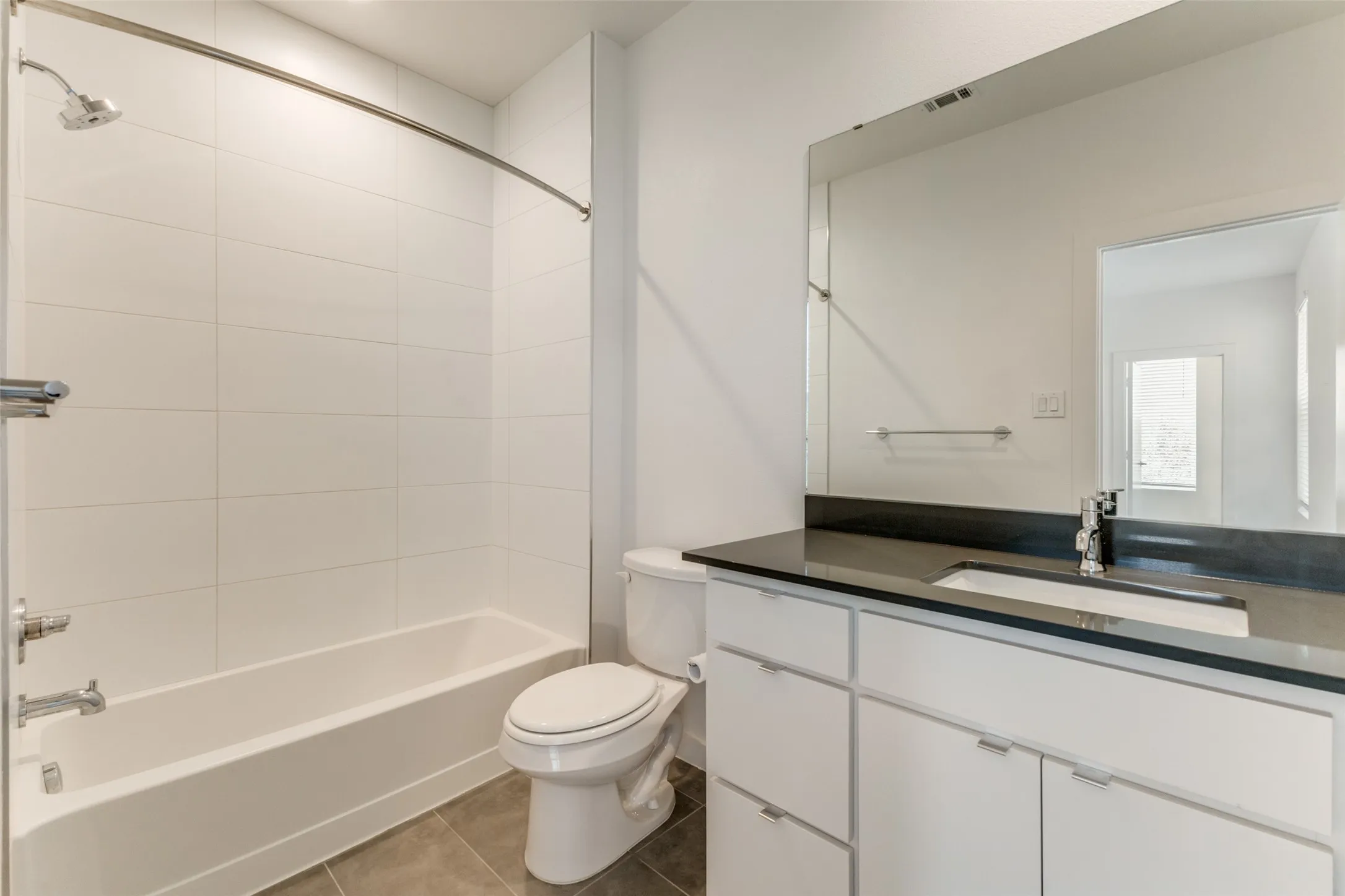 Townhouse For Rent in Dallas County , 1715 Bennett Avenue 101, Dallas, Texas 75206, 2 Bedroom, 3 Bathroom, 2 Garage spaces, 1,324 Sqft, built in 2018, mls#21378007, Real Estate Agent in Dallas, Homes For Rent in Dallas county, Homes For Rent in Dallas, Realtor in Dallas Texas, Real Estate Brokerage Independent Realty Texas, Luminita Cordes Realtor
