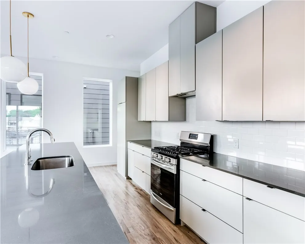 Condominium For Rent in Dallas County , 1715 Bennett Avenue 103, Dallas, Texas 75206, 2 Bedroom, 3 Bathroom, 2 Garage spaces, 1,639 Sqft, built in 2018, mls#21378017, Real Estate Agent in Dallas, Homes For Rent in Dallas county, Homes For Rent in Dallas, Realtor in Dallas Texas, Real Estate Brokerage Independent Realty Texas, Luminita Cordes Realtor