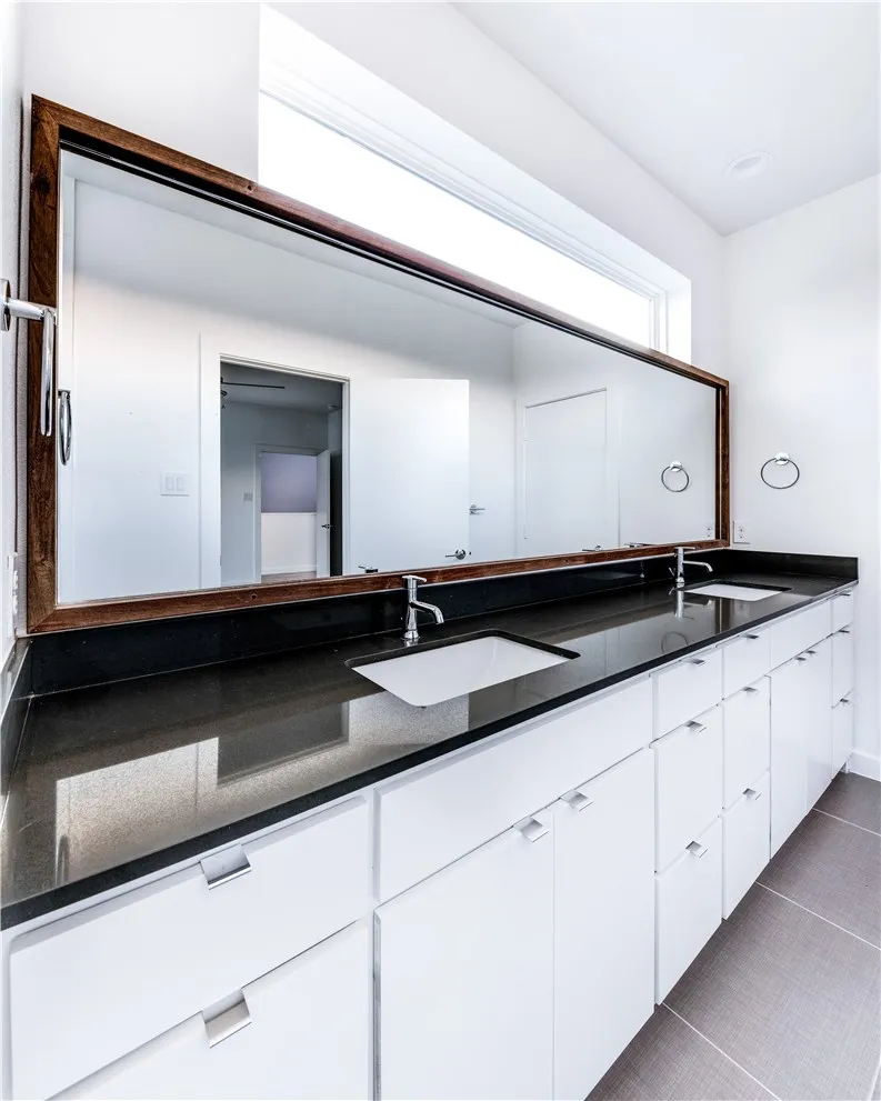 Condominium For Rent in Dallas County , 1715 Bennett Avenue 103, Dallas, Texas 75206, 2 Bedroom, 3 Bathroom, 2 Garage spaces, 1,639 Sqft, built in 2018, mls#21378017, Real Estate Agent in Dallas, Homes For Rent in Dallas county, Homes For Rent in Dallas, Realtor in Dallas Texas, Real Estate Brokerage Independent Realty Texas, Luminita Cordes Realtor