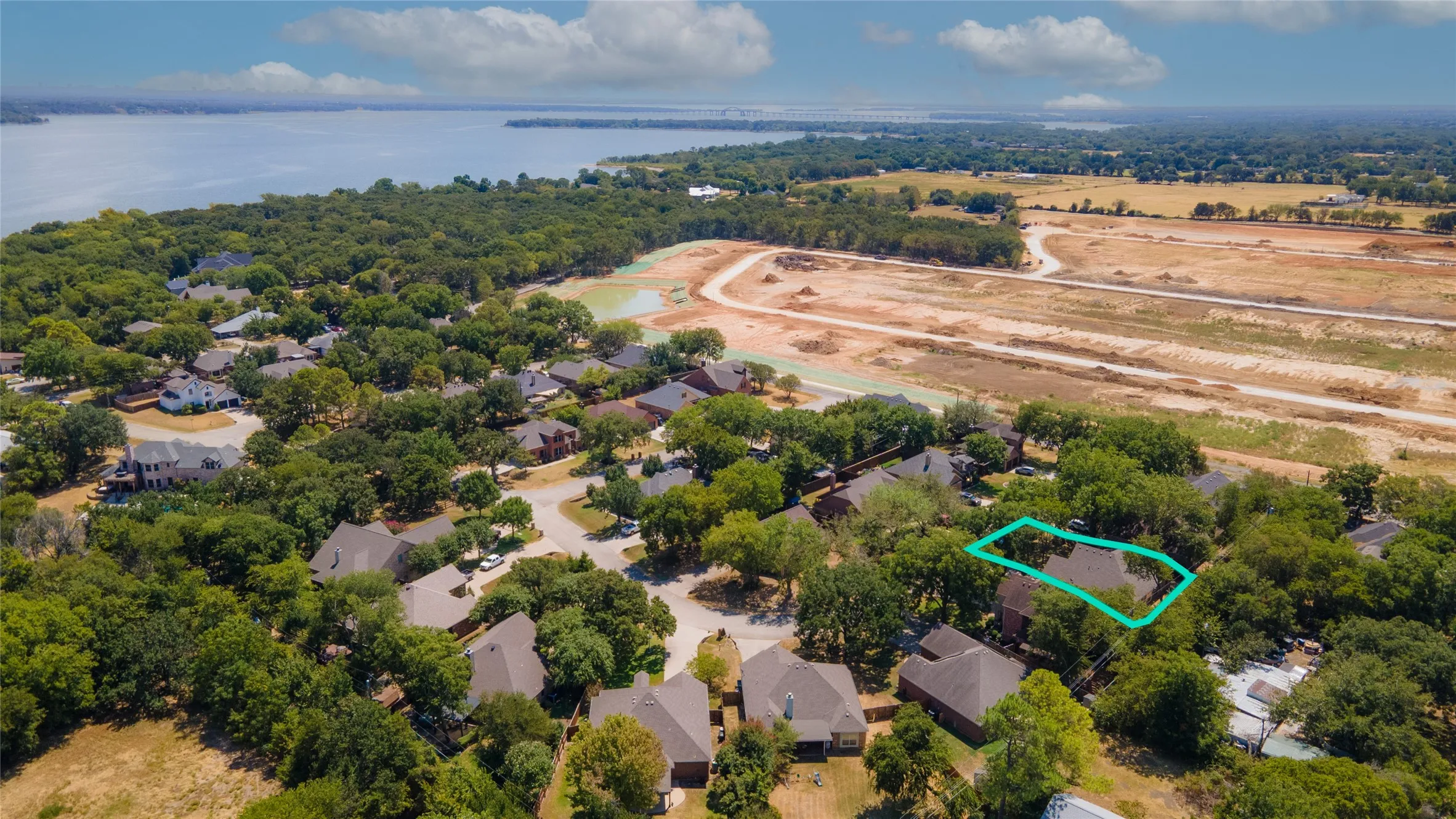 Single Family Residence For Sale in Denton County , 505 Cove Drive, Shady Shores, Texas 76208, 3 Bedroom, 2 Bathroom, 2 Garage spaces, 1,690 Sqft, built in 2006, mls#21376980, Real Estate Agent in Shady Shores, Homes For Sale in Denton county, Homes For Sale in Shady Shores, Realtor in Shady Shores Texas, Real Estate Brokerage Independent Realty Texas, Luminita Cordes Realtor