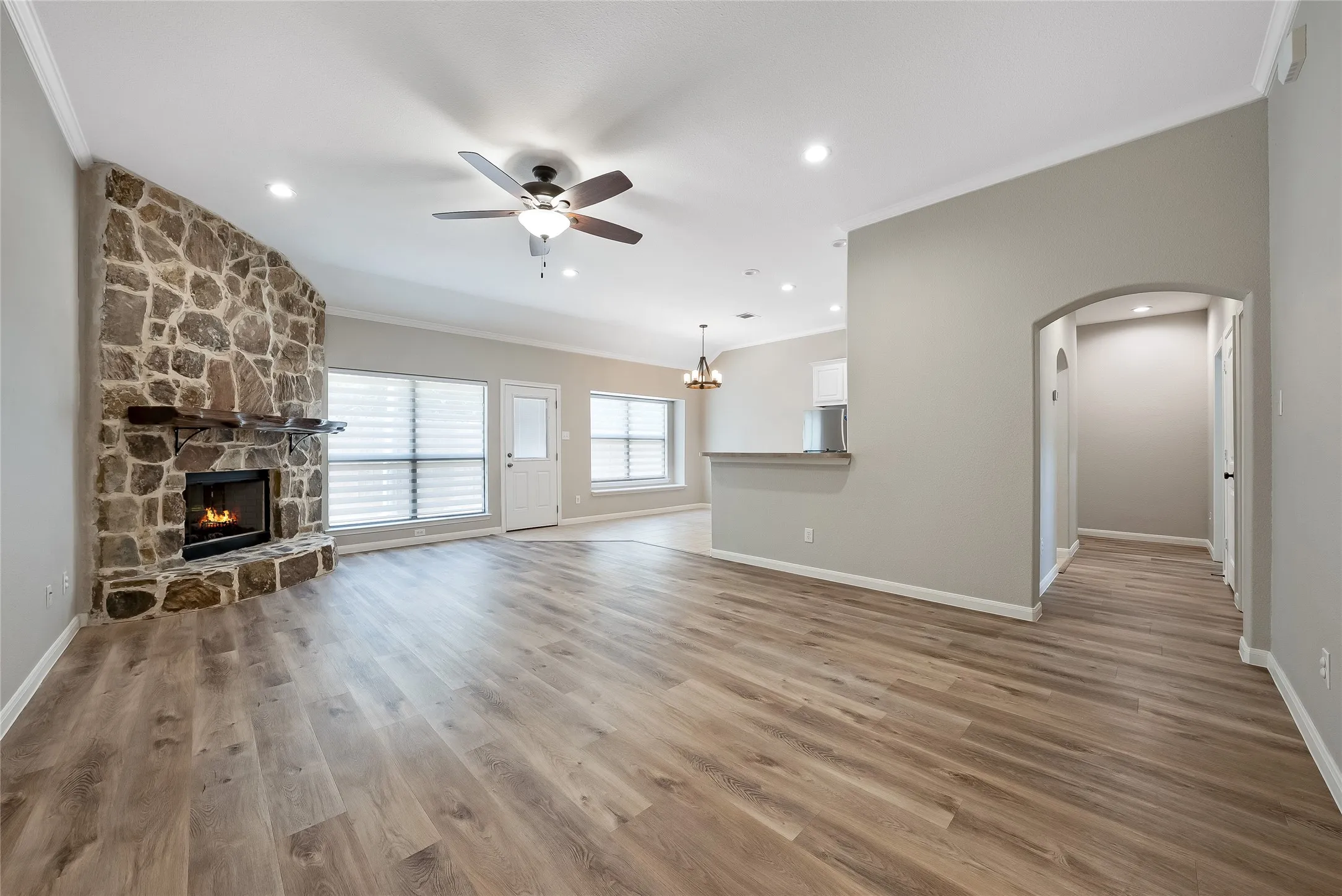 Single Family Residence For Sale in Denton County , 505 Cove Drive, Shady Shores, Texas 76208, 3 Bedroom, 2 Bathroom, 2 Garage spaces, 1,690 Sqft, built in 2006, mls#21376980, Real Estate Agent in Shady Shores, Homes For Sale in Denton county, Homes For Sale in Shady Shores, Realtor in Shady Shores Texas, Real Estate Brokerage Independent Realty Texas, Luminita Cordes Realtor