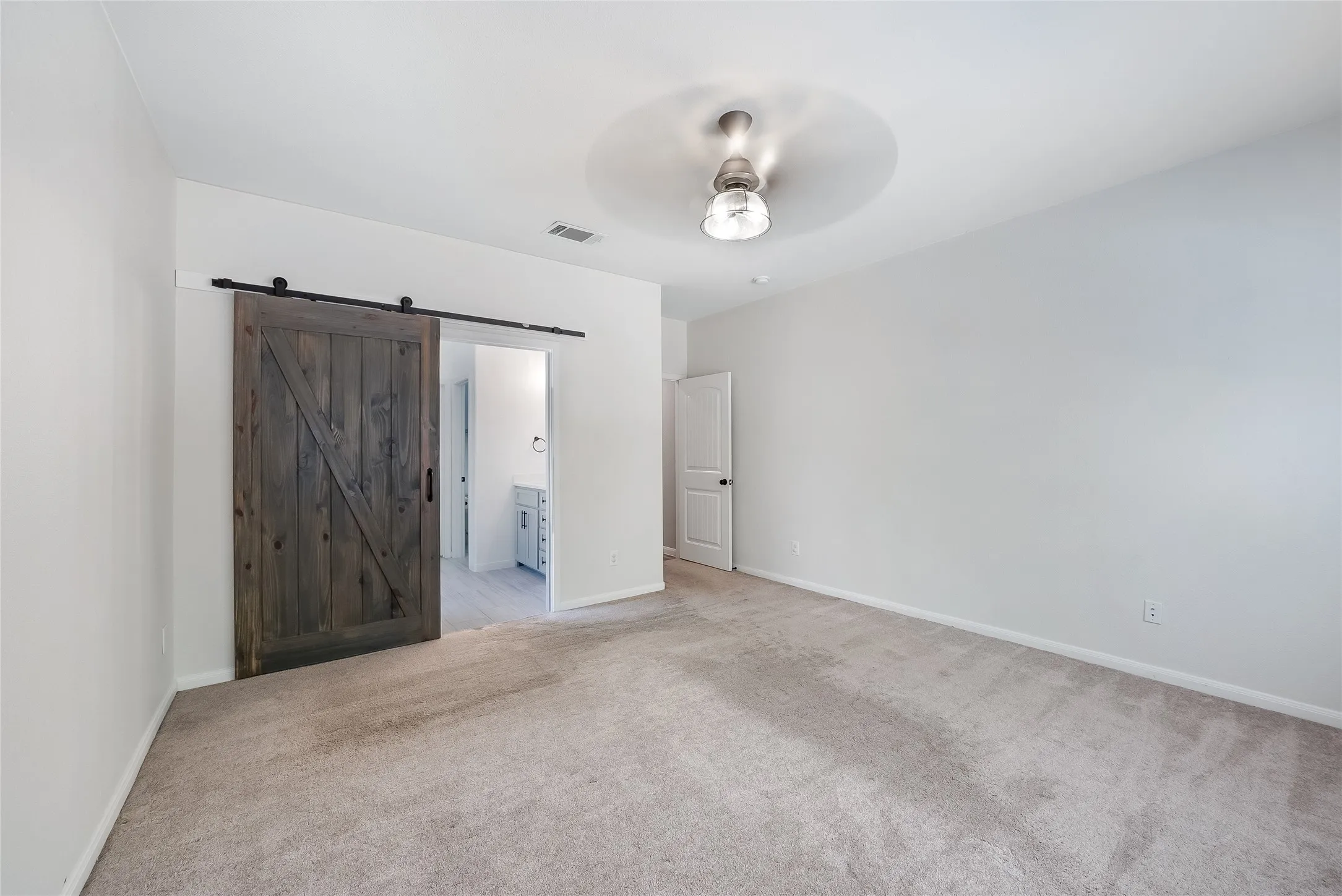 Single Family Residence For Sale in Denton County , 505 Cove Drive, Shady Shores, Texas 76208, 3 Bedroom, 2 Bathroom, 2 Garage spaces, 1,690 Sqft, built in 2006, mls#21376980, Real Estate Agent in Shady Shores, Homes For Sale in Denton county, Homes For Sale in Shady Shores, Realtor in Shady Shores Texas, Real Estate Brokerage Independent Realty Texas, Luminita Cordes Realtor
