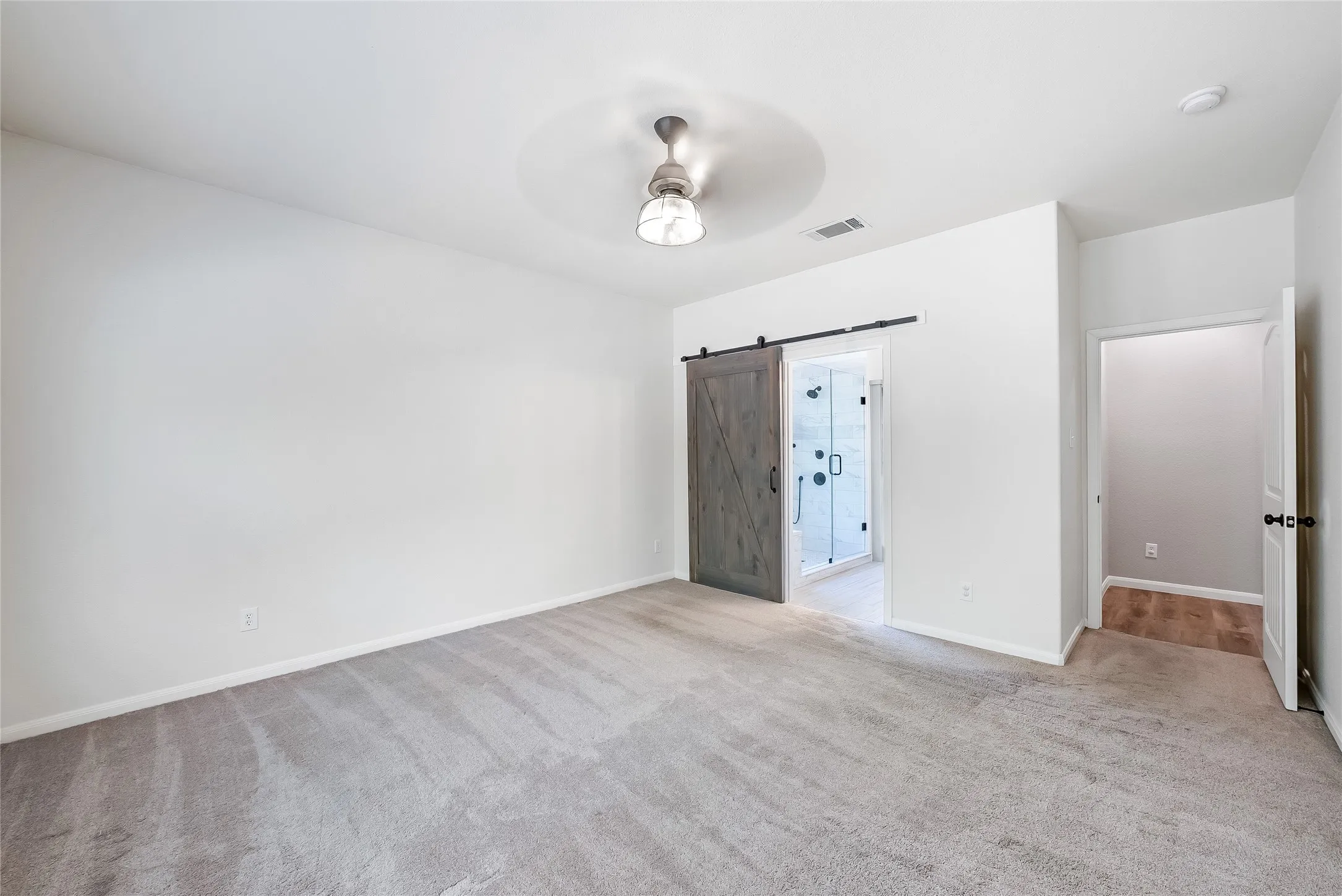 Single Family Residence For Sale in Denton County , 505 Cove Drive, Shady Shores, Texas 76208, 3 Bedroom, 2 Bathroom, 2 Garage spaces, 1,690 Sqft, built in 2006, mls#21376980, Real Estate Agent in Shady Shores, Homes For Sale in Denton county, Homes For Sale in Shady Shores, Realtor in Shady Shores Texas, Real Estate Brokerage Independent Realty Texas, Luminita Cordes Realtor