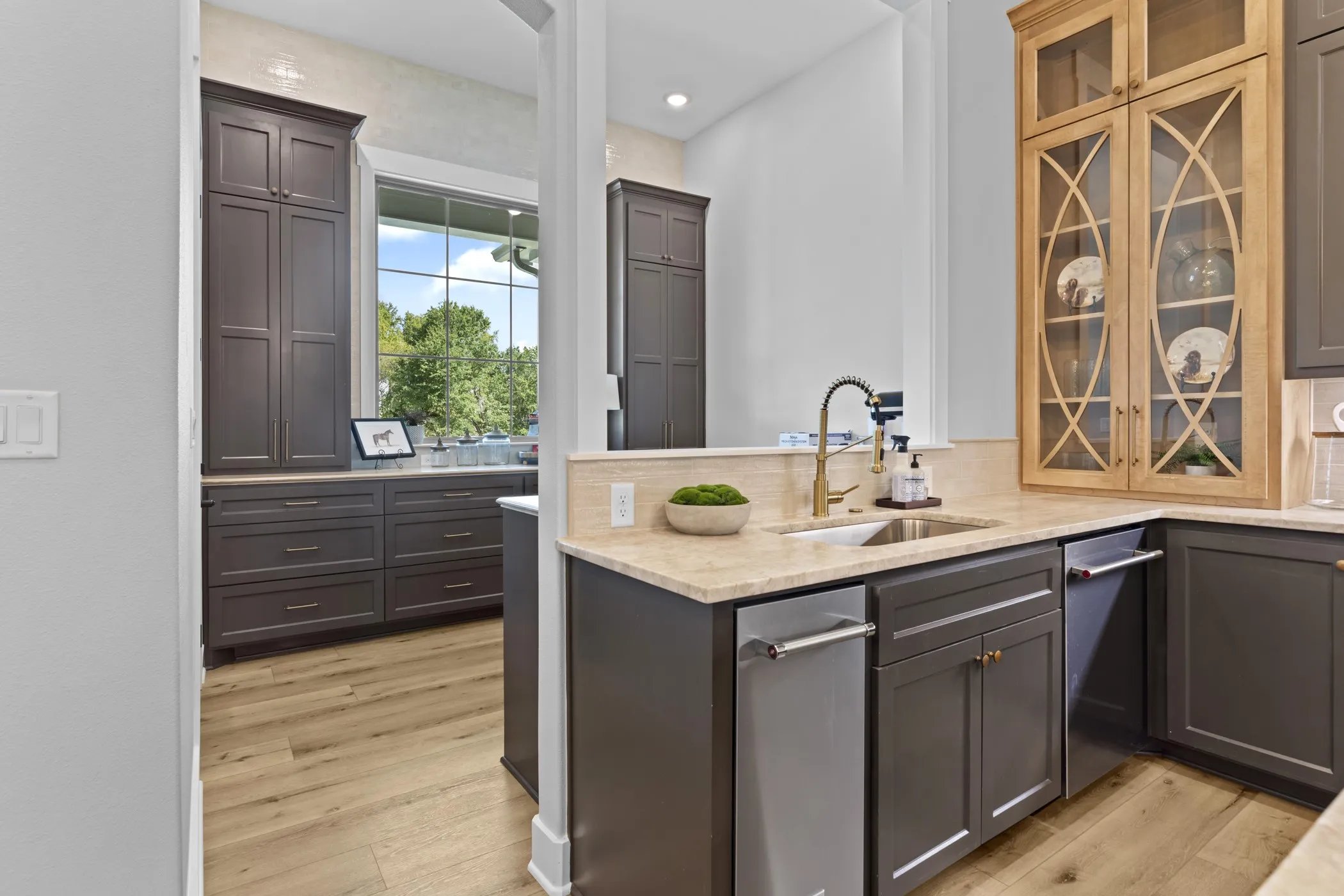 Single Family Residence For Sale in Smith County , 23180 Bridle View Drive, Lindale, Texas 75771, 5 Bedroom, 5 Bathroom, 5 Garage spaces, 4,800 Sqft, built in 2026, mls#21378013, Real Estate Agent in Lindale, Homes For Sale in Smith county, Homes For Sale in Lindale, Realtor in Lindale Texas, Real Estate Brokerage Independent Realty Texas, Luminita Cordes Realtor