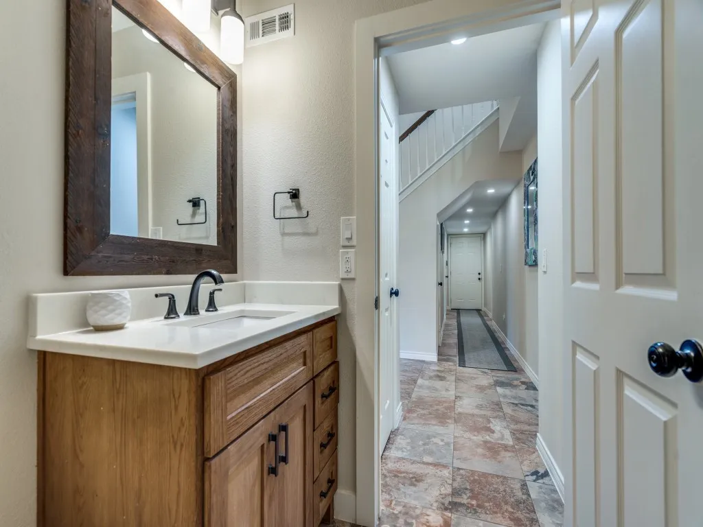 Single Family Residence For Rent in Collin County , 3353 Remington Drive, Plano, Texas 75023, 6 Bedroom, 4 Bathroom, 2 Garage spaces, 3,806 Sqft, built in 1980, mls#21378022, Real Estate Agent in Plano, Homes For Rent in Collin county, Homes For Rent in Plano, Realtor in Plano Texas, Real Estate Brokerage Independent Realty Texas, Luminita Cordes Realtor