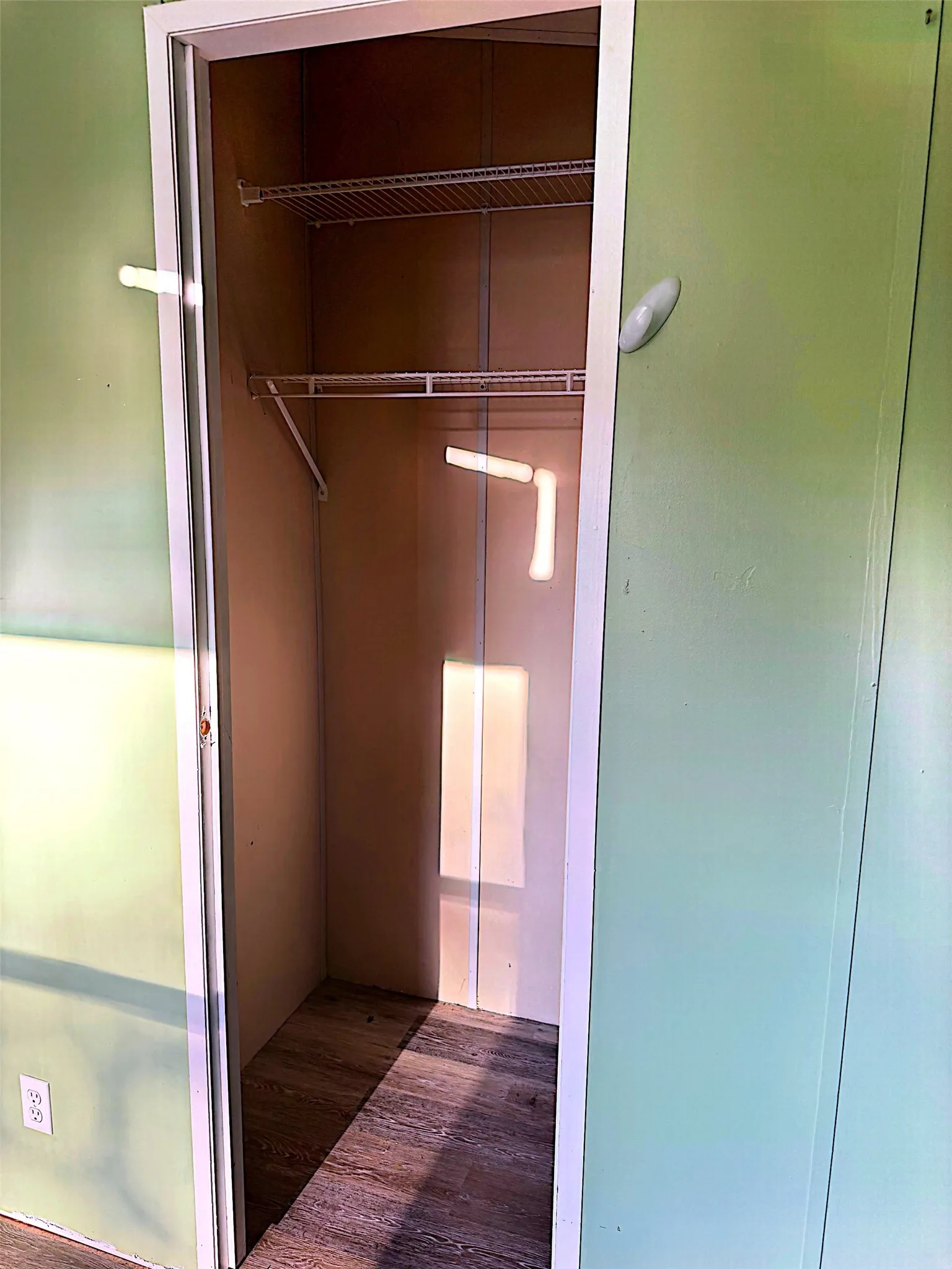 Mobile Home For Sale in Parker County , 204 Dove Drive, Weatherford, Texas 76088, 3 Bedroom, 2 Bathroom, Garage spaces, 1,216 Sqft, built in 2001, mls#21374200, Real Estate Agent in Weatherford, Homes For Sale in Parker county, Homes For Sale in Weatherford, Realtor in Weatherford Texas, Real Estate Brokerage Independent Realty Texas, Luminita Cordes Realtor