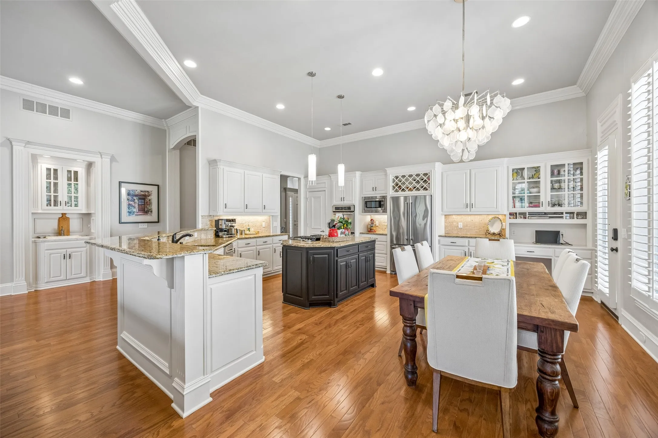 Single Family Residence For Sale in Denton County , 5644 Southern Hills Drive, Frisco, Texas 75034, 3 Bedroom, 3 Bathroom, 3 Garage spaces, 2,848 Sqft, built in 1994, mls#21377986, Real Estate Agent in Frisco, Homes For Sale in Denton county, Homes For Sale in Frisco, Realtor in Frisco Texas, Real Estate Brokerage Independent Realty Texas, Luminita Cordes Realtor