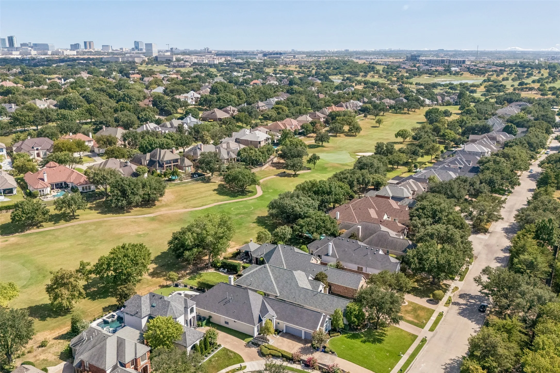 Single Family Residence For Sale in Denton County , 5644 Southern Hills Drive, Frisco, Texas 75034, 3 Bedroom, 3 Bathroom, 3 Garage spaces, 2,848 Sqft, built in 1994, mls#21377986, Real Estate Agent in Frisco, Homes For Sale in Denton county, Homes For Sale in Frisco, Realtor in Frisco Texas, Real Estate Brokerage Independent Realty Texas, Luminita Cordes Realtor