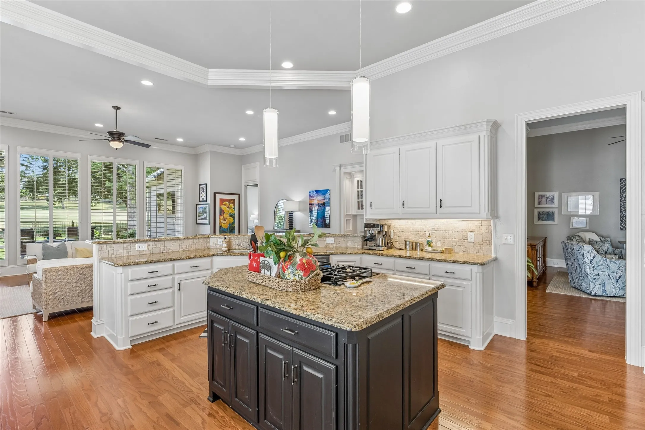 Single Family Residence For Sale in Denton County , 5644 Southern Hills Drive, Frisco, Texas 75034, 3 Bedroom, 3 Bathroom, 3 Garage spaces, 2,848 Sqft, built in 1994, mls#21377986, Real Estate Agent in Frisco, Homes For Sale in Denton county, Homes For Sale in Frisco, Realtor in Frisco Texas, Real Estate Brokerage Independent Realty Texas, Luminita Cordes Realtor