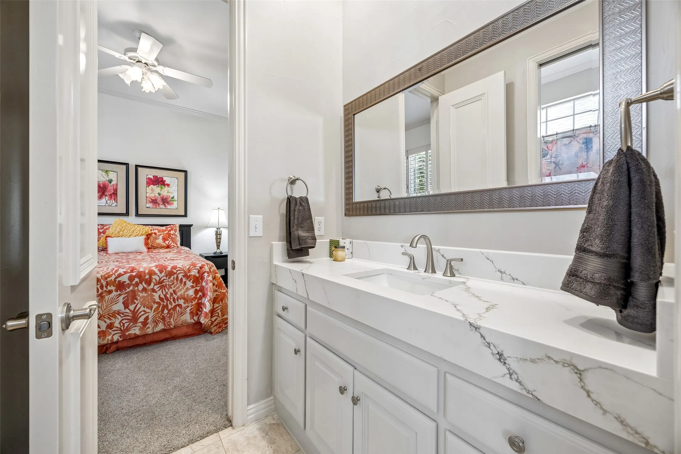 Single Family Residence For Sale in Denton County , 5644 Southern Hills Drive, Frisco, Texas 75034, 3 Bedroom, 3 Bathroom, 3 Garage spaces, 2,848 Sqft, built in 1994, mls#21377986, Real Estate Agent in Frisco, Homes For Sale in Denton county, Homes For Sale in Frisco, Realtor in Frisco Texas, Real Estate Brokerage Independent Realty Texas, Luminita Cordes Realtor