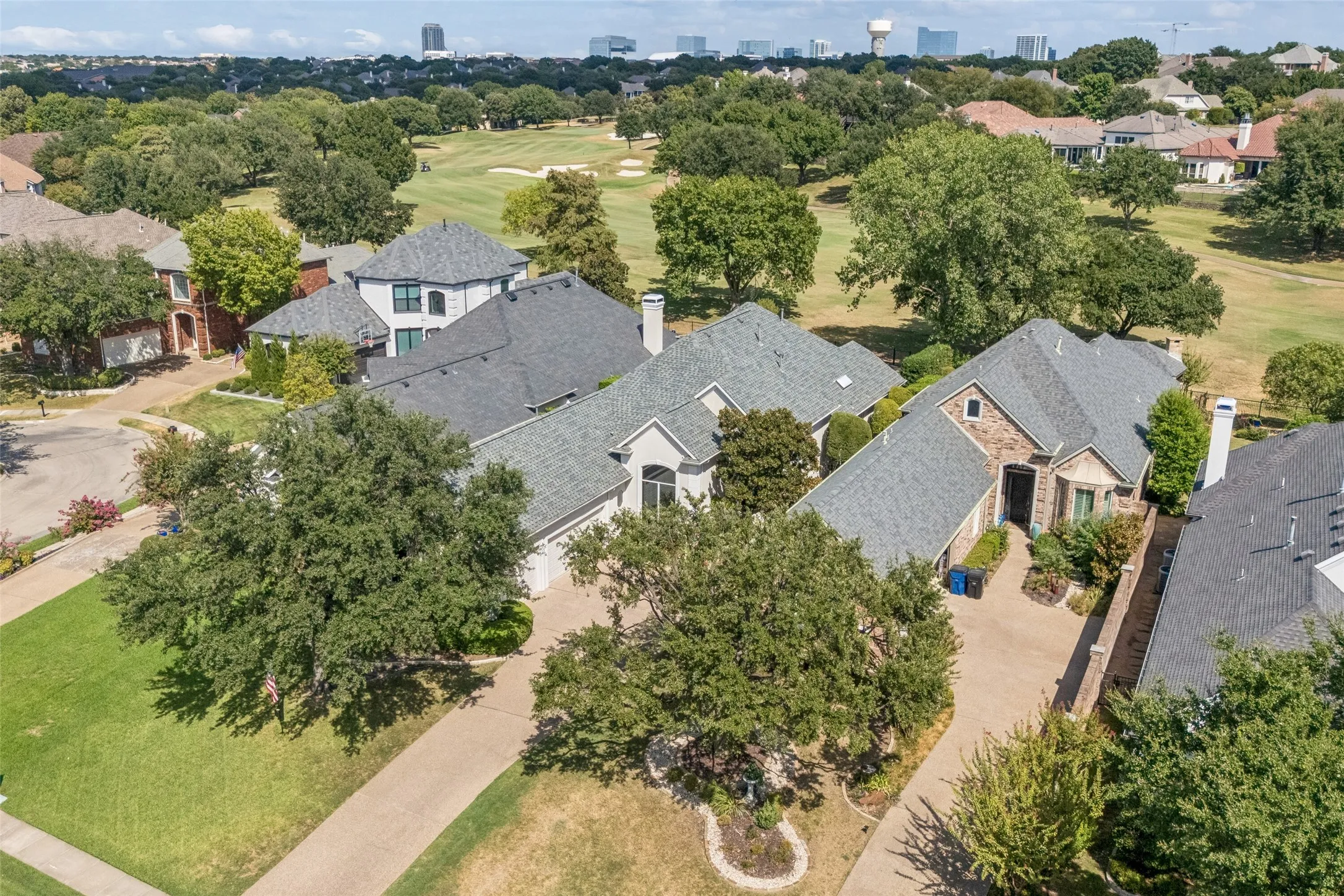 Single Family Residence For Sale in Denton County , 5644 Southern Hills Drive, Frisco, Texas 75034, 3 Bedroom, 3 Bathroom, 3 Garage spaces, 2,848 Sqft, built in 1994, mls#21377986, Real Estate Agent in Frisco, Homes For Sale in Denton county, Homes For Sale in Frisco, Realtor in Frisco Texas, Real Estate Brokerage Independent Realty Texas, Luminita Cordes Realtor