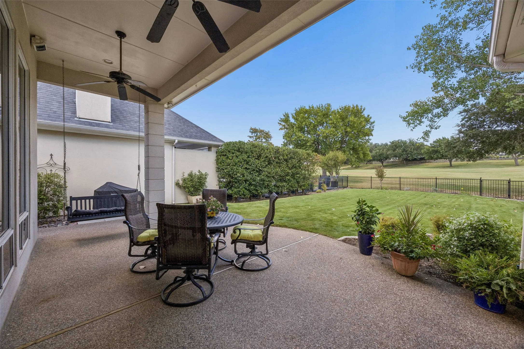 Single Family Residence For Sale in Denton County , 5644 Southern Hills Drive, Frisco, Texas 75034, 3 Bedroom, 3 Bathroom, 3 Garage spaces, 2,848 Sqft, built in 1994, mls#21377986, Real Estate Agent in Frisco, Homes For Sale in Denton county, Homes For Sale in Frisco, Realtor in Frisco Texas, Real Estate Brokerage Independent Realty Texas, Luminita Cordes Realtor