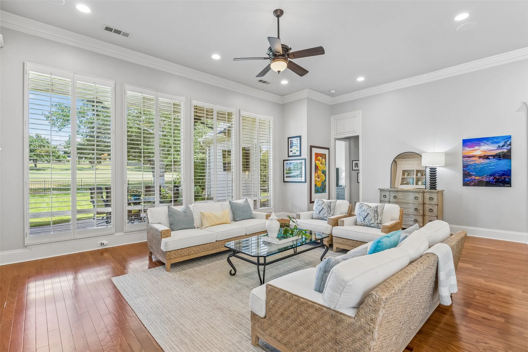 Single Family Residence For Sale in Denton County , 5644 Southern Hills Drive, Frisco, Texas 75034, 3 Bedroom, 3 Bathroom, 3 Garage spaces, 2,848 Sqft, built in 1994, mls#21377986, Real Estate Agent in Frisco, Homes For Sale in Denton county, Homes For Sale in Frisco, Realtor in Frisco Texas, Real Estate Brokerage Independent Realty Texas, Luminita Cordes Realtor