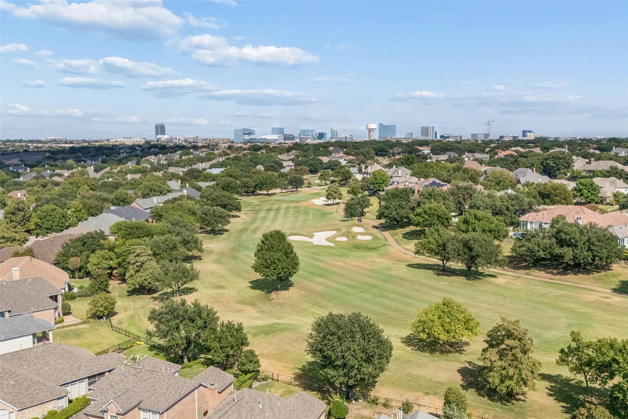 Single Family Residence For Sale in Denton County , 5644 Southern Hills Drive, Frisco, Texas 75034, 3 Bedroom, 3 Bathroom, 3 Garage spaces, 2,848 Sqft, built in 1994, mls#21377986, Real Estate Agent in Frisco, Homes For Sale in Denton county, Homes For Sale in Frisco, Realtor in Frisco Texas, Real Estate Brokerage Independent Realty Texas, Luminita Cordes Realtor