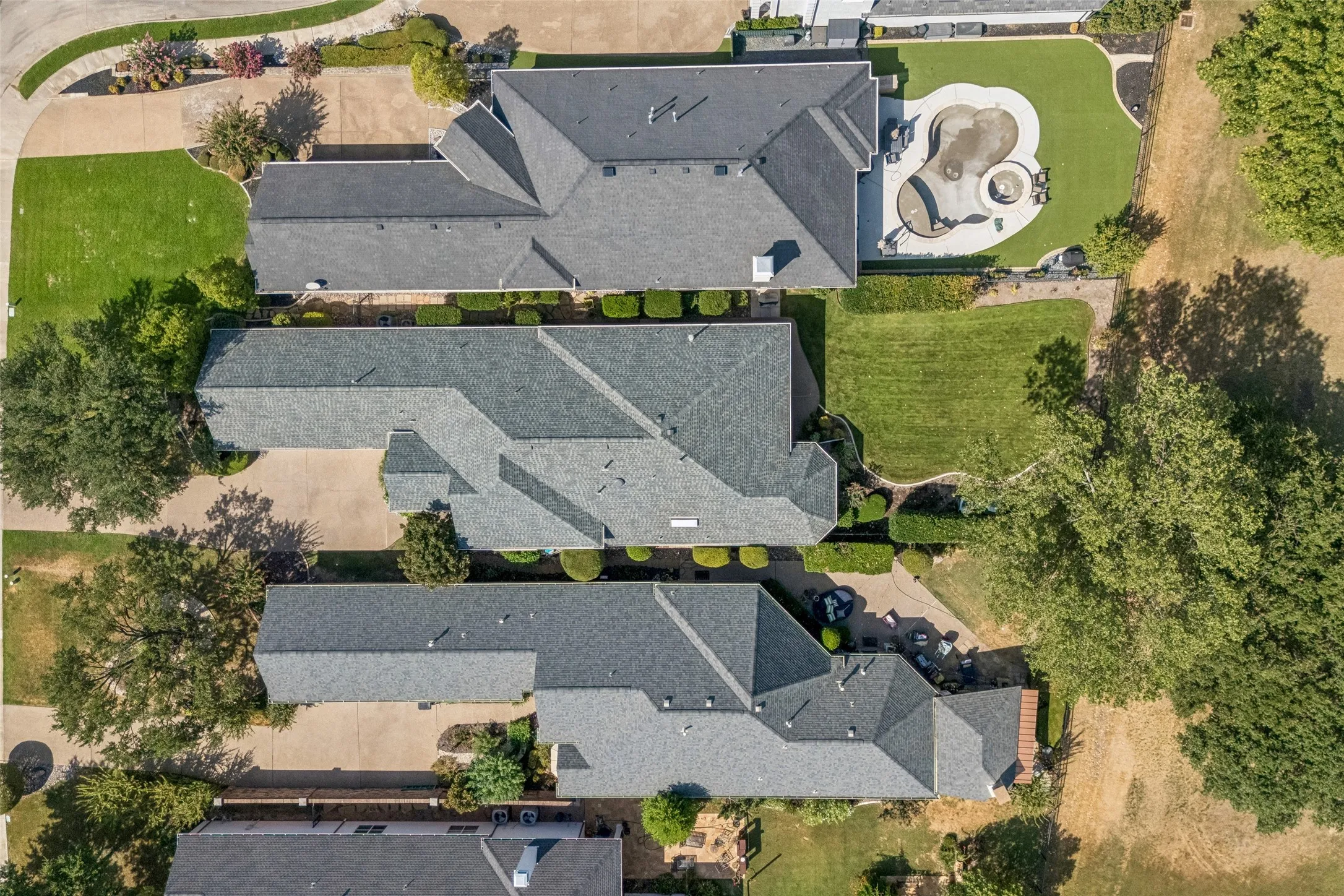 Single Family Residence For Sale in Denton County , 5644 Southern Hills Drive, Frisco, Texas 75034, 3 Bedroom, 3 Bathroom, 3 Garage spaces, 2,848 Sqft, built in 1994, mls#21377986, Real Estate Agent in Frisco, Homes For Sale in Denton county, Homes For Sale in Frisco, Realtor in Frisco Texas, Real Estate Brokerage Independent Realty Texas, Luminita Cordes Realtor