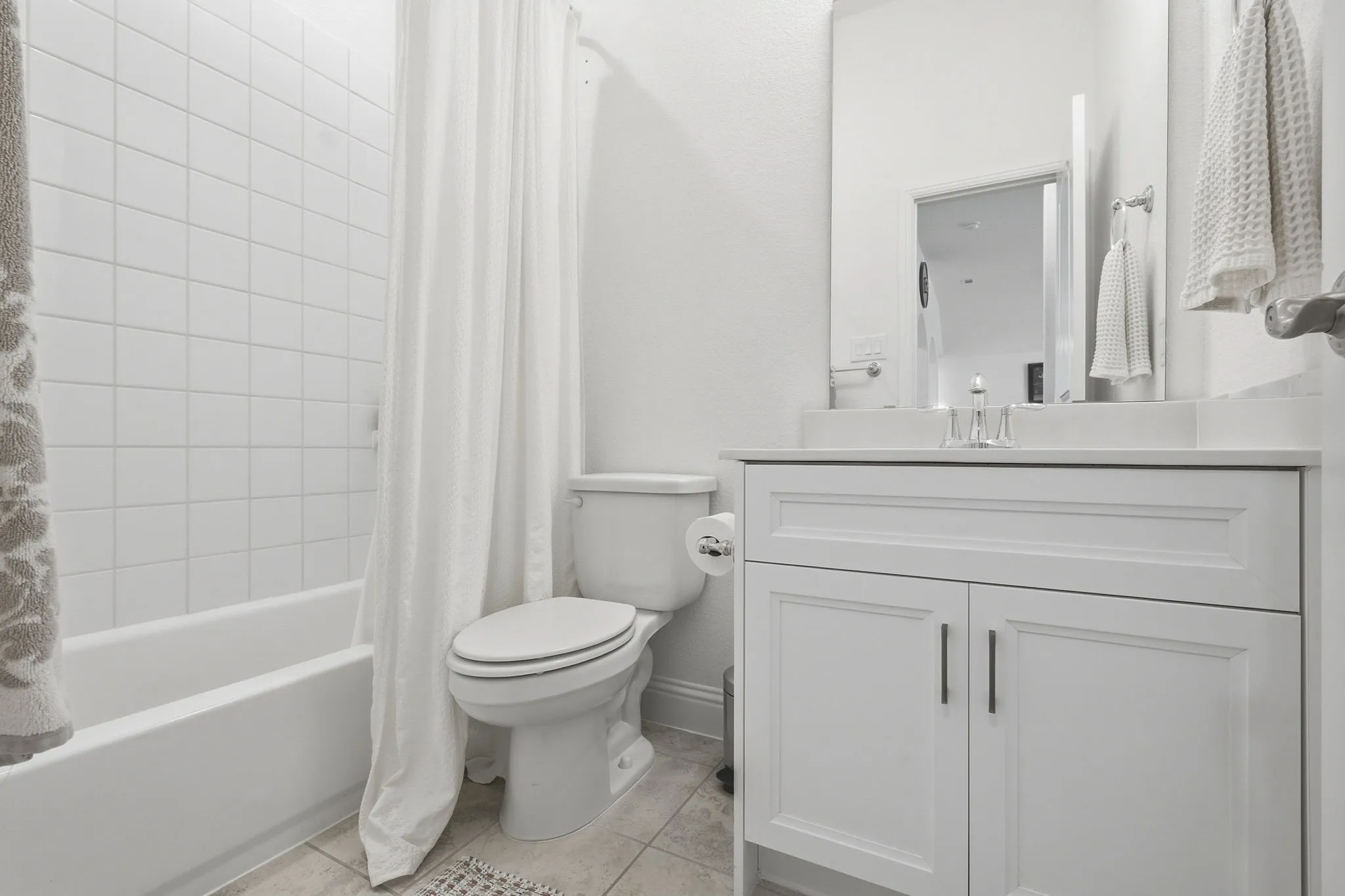 Upstairs full bath