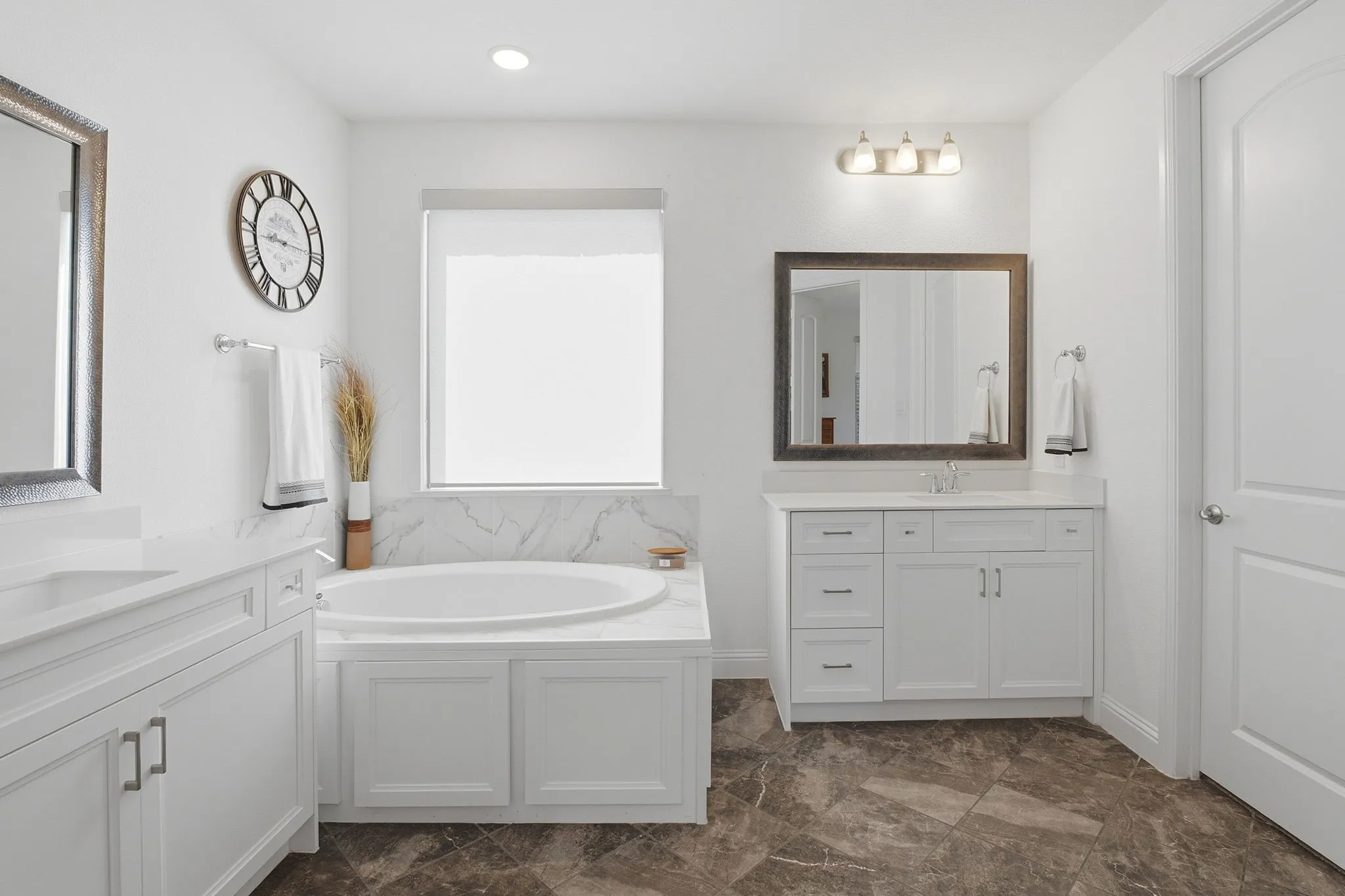 Single Family Residence For Sale in Collin County , 8909 Wild Meadow Road, Mc Kinney, Texas 75071, 4 Bedroom, 4 Bathroom, 3 Garage spaces, 2,734 Sqft, built in 2021, mls#21377911, Real Estate Agent in Mc Kinney, Homes For Sale in Collin county, Homes For Sale in Mc Kinney, Realtor in Mc Kinney Texas, Real Estate Brokerage Independent Realty Texas, Luminita Cordes Realtor