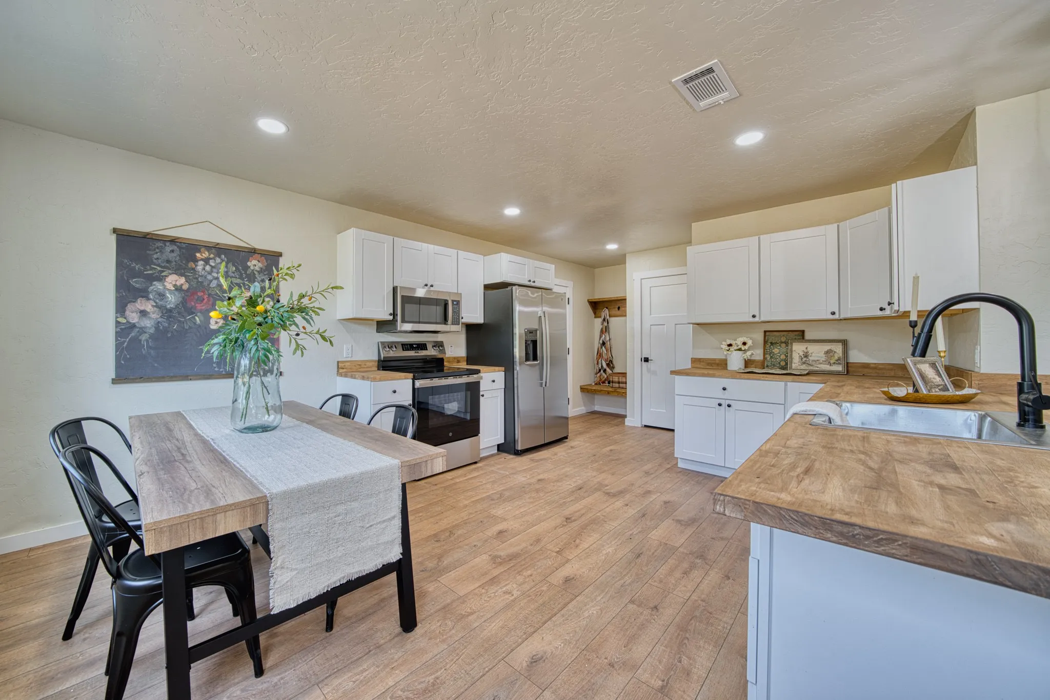 Single Family Residence For Sale in Morris County , 104 Private Road 33091, Omaha, Texas 75571, 3 Bedroom, 2 Bathroom, Garage spaces, 1,140 Sqft, built in 2026, mls#21358598, Real Estate Agent in Omaha, Homes For Sale in Morris county, Homes For Sale in Omaha, Realtor in Omaha Texas, Real Estate Brokerage Independent Realty Texas, Luminita Cordes Realtor