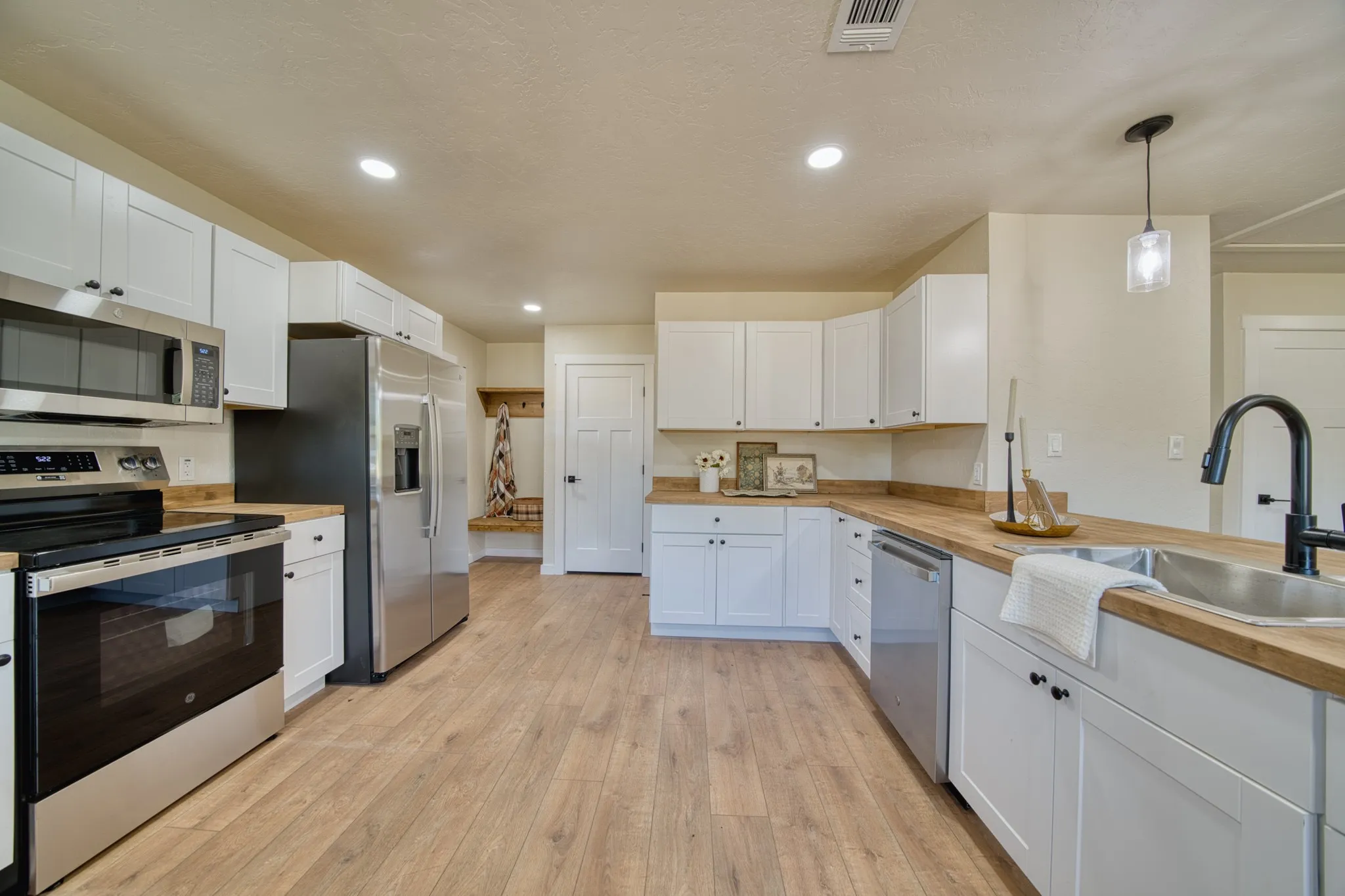 Single Family Residence For Sale in Morris County , 104 Private Road 33091, Omaha, Texas 75571, 3 Bedroom, 2 Bathroom, Garage spaces, 1,140 Sqft, built in 2026, mls#21358598, Real Estate Agent in Omaha, Homes For Sale in Morris county, Homes For Sale in Omaha, Realtor in Omaha Texas, Real Estate Brokerage Independent Realty Texas, Luminita Cordes Realtor