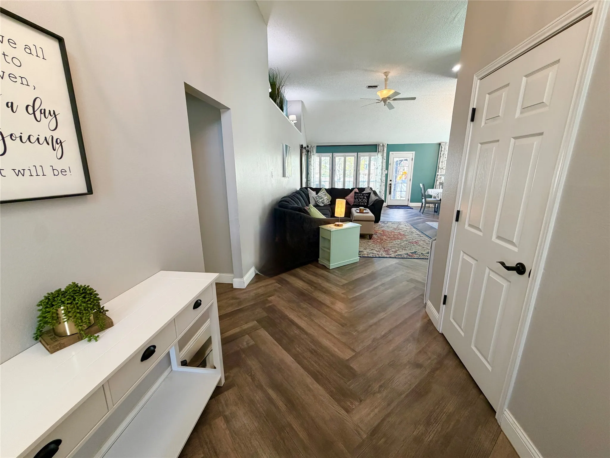 Single Family Residence For Sale in Tarrant County , 9920 Pack Saddle Trail, Fort Worth, Texas 76108, 3 Bedroom, 2 Bathroom, 2 Garage spaces, 1,587 Sqft, built in 1989, mls#21374196, Real Estate Agent in Fort Worth, Homes For Sale in Tarrant county, Homes For Sale in Fort Worth, Realtor in Fort Worth Texas, Real Estate Brokerage Independent Realty Texas, Luminita Cordes Realtor