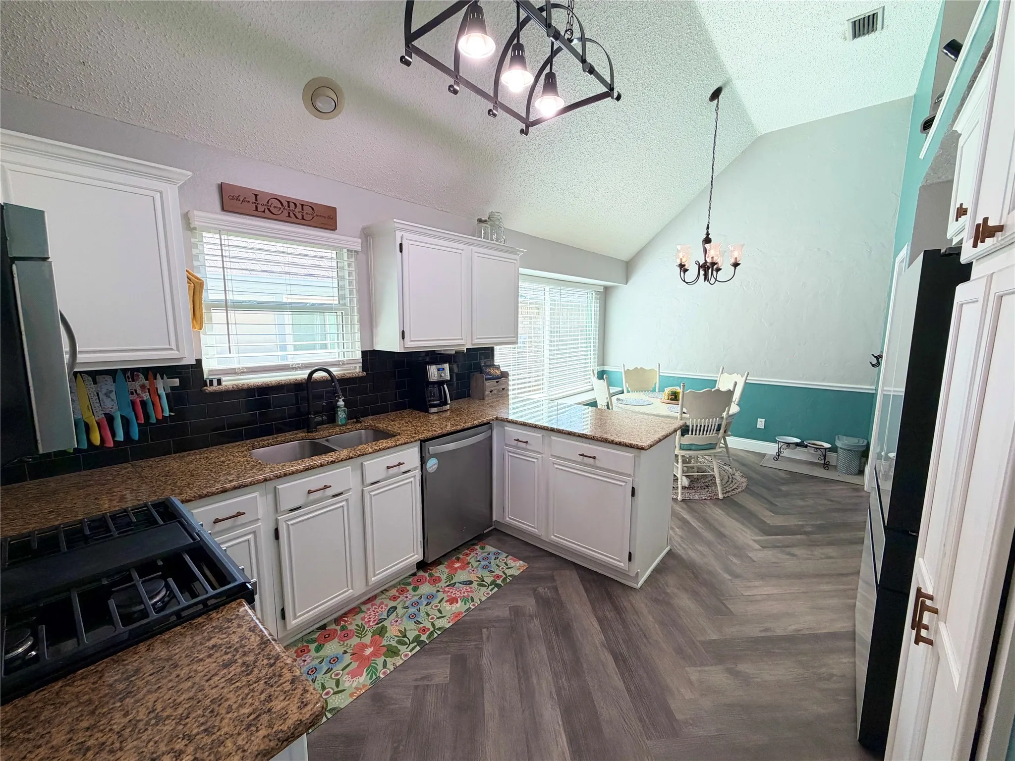 Single Family Residence For Sale in Tarrant County , 9920 Pack Saddle Trail, Fort Worth, Texas 76108, 3 Bedroom, 2 Bathroom, 2 Garage spaces, 1,587 Sqft, built in 1989, mls#21374196, Real Estate Agent in Fort Worth, Homes For Sale in Tarrant county, Homes For Sale in Fort Worth, Realtor in Fort Worth Texas, Real Estate Brokerage Independent Realty Texas, Luminita Cordes Realtor