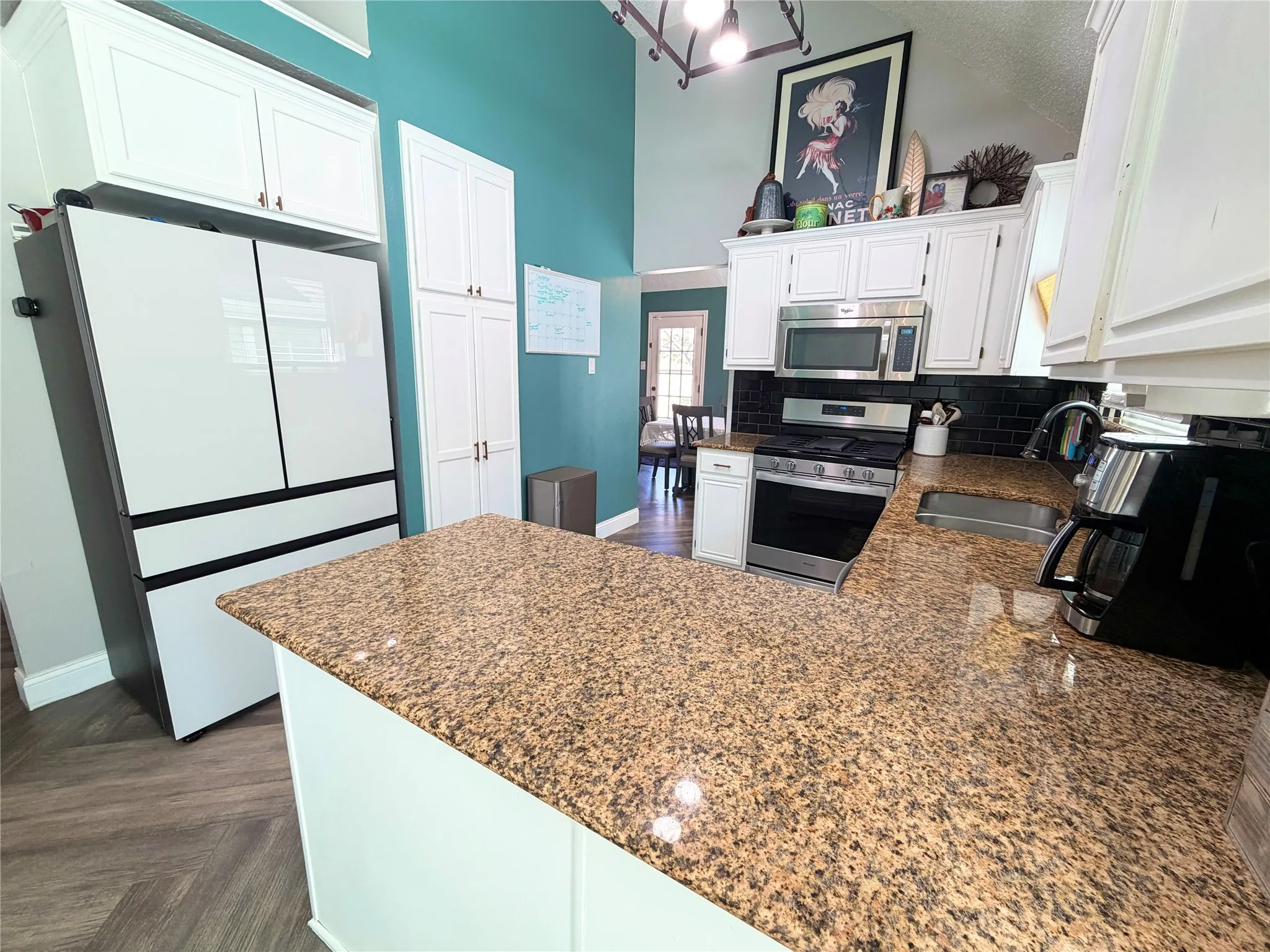Single Family Residence For Sale in Tarrant County , 9920 Pack Saddle Trail, Fort Worth, Texas 76108, 3 Bedroom, 2 Bathroom, 2 Garage spaces, 1,587 Sqft, built in 1989, mls#21374196, Real Estate Agent in Fort Worth, Homes For Sale in Tarrant county, Homes For Sale in Fort Worth, Realtor in Fort Worth Texas, Real Estate Brokerage Independent Realty Texas, Luminita Cordes Realtor