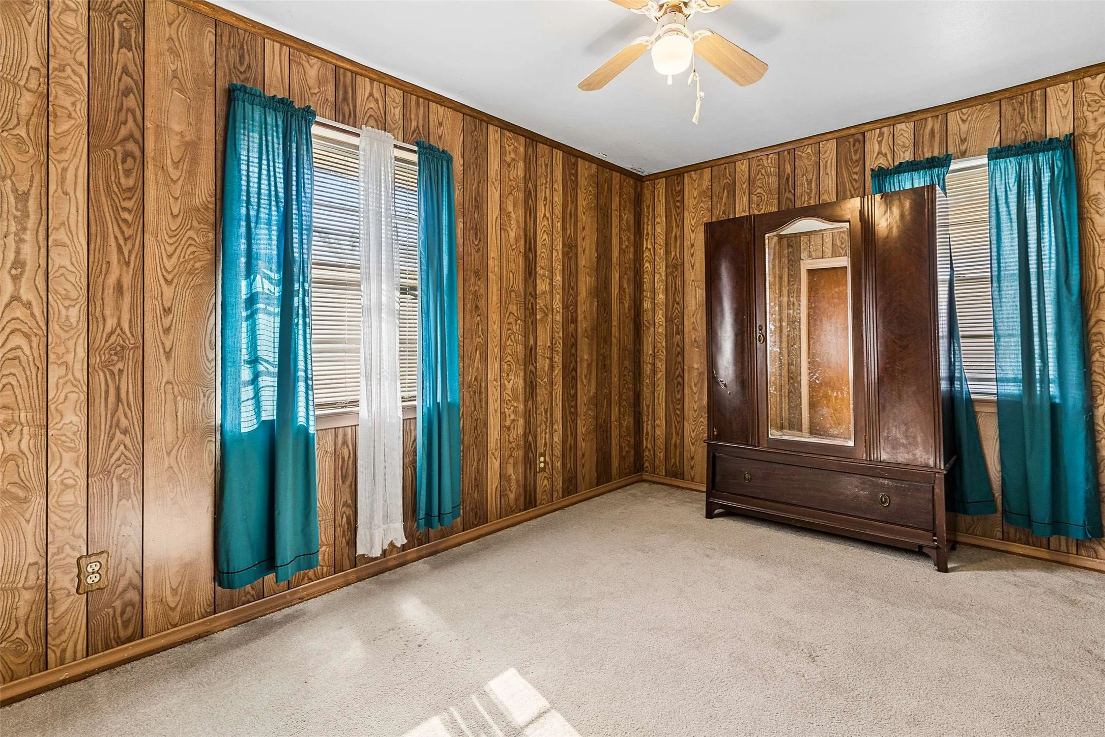 Single Family Residence For Sale in Collin County , 902 Mardi Gras Lane, Wylie, Texas 75098, 4 Bedroom, 1 Bathroom, Garage spaces, 1,306 Sqft, built in 1964, mls#21375717, Real Estate Agent in Wylie, Homes For Sale in Collin county, Homes For Sale in Wylie, Realtor in Wylie Texas, Real Estate Brokerage Independent Realty Texas, Luminita Cordes Realtor