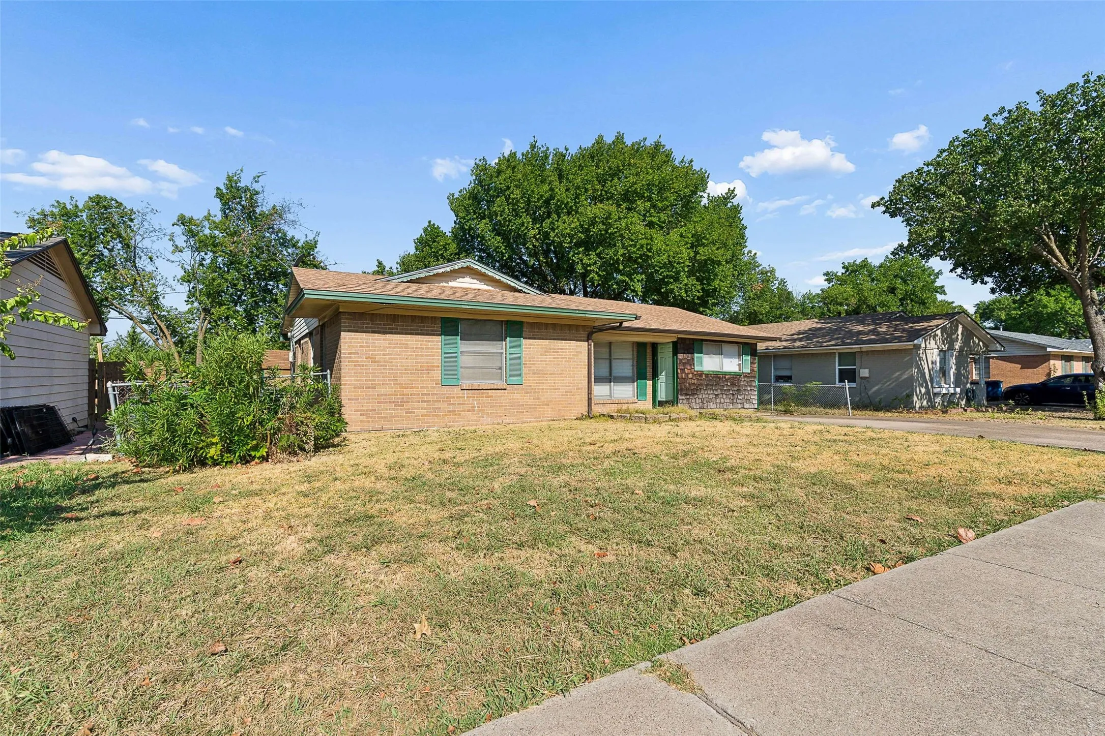 Single Family Residence For Sale in Collin County , 902 Mardi Gras Lane, Wylie, Texas 75098, 4 Bedroom, 1 Bathroom, Garage spaces, 1,306 Sqft, built in 1964, mls#21375717, Real Estate Agent in Wylie, Homes For Sale in Collin county, Homes For Sale in Wylie, Realtor in Wylie Texas, Real Estate Brokerage Independent Realty Texas, Luminita Cordes Realtor