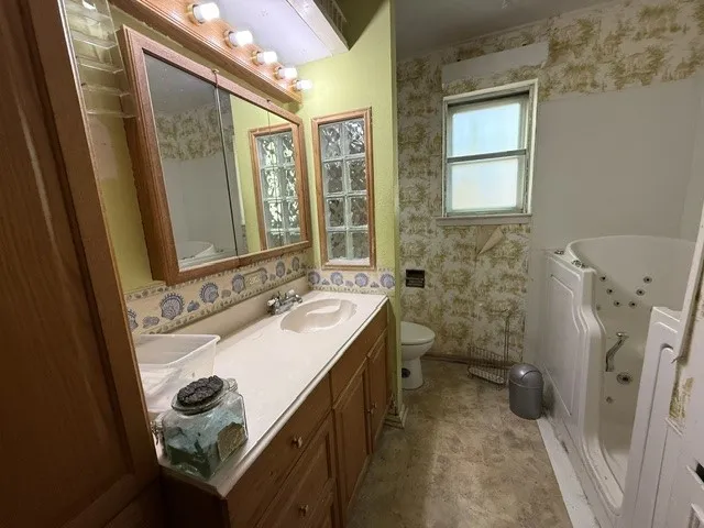 Single Family Residence For Sale in Tarrant County , 3228 Durango Road, Fort Worth, Texas 76116, 4 Bedroom, 3 Bathroom, Garage spaces, 1,929 Sqft, built in 1967, mls#21378028, Real Estate Agent in Fort Worth, Homes For Sale in Tarrant county, Homes For Sale in Fort Worth, Realtor in Fort Worth Texas, Real Estate Brokerage Independent Realty Texas, Luminita Cordes Realtor