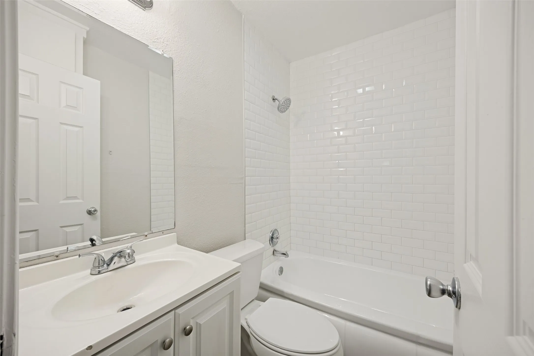 Single Family Residence For Rent in Dallas County , 1541 Briarcliff Road, Dallas, Texas 75235, 3 Bedroom, 1 Bathroom, 1 Garage spaces, 1,140 Sqft, built in 1949, mls#21378031, Real Estate Agent in Dallas, Homes For Rent in Dallas county, Homes For Rent in Dallas, Realtor in Dallas Texas, Real Estate Brokerage Independent Realty Texas, Luminita Cordes Realtor