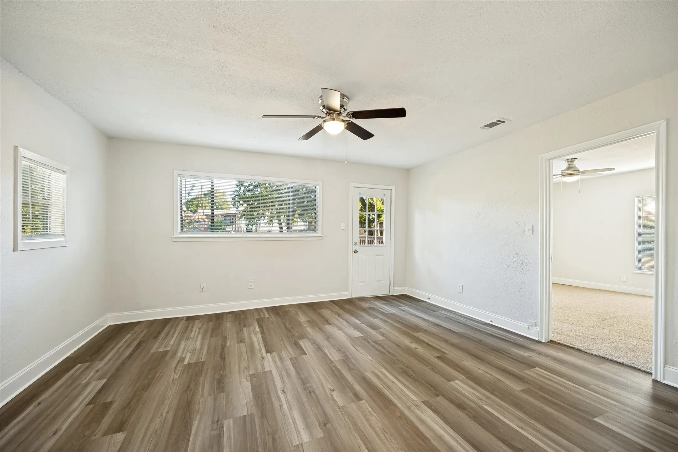 Single Family Residence For Rent in Dallas County , 1541 Briarcliff Road, Dallas, Texas 75235, 3 Bedroom, 1 Bathroom, 1 Garage spaces, 1,140 Sqft, built in 1949, mls#21378031, Real Estate Agent in Dallas, Homes For Rent in Dallas county, Homes For Rent in Dallas, Realtor in Dallas Texas, Real Estate Brokerage Independent Realty Texas, Luminita Cordes Realtor