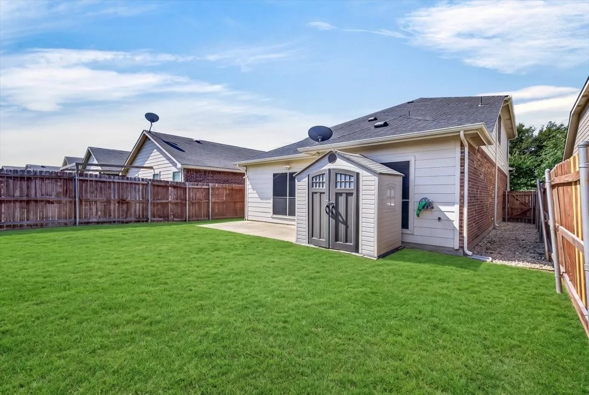 Single Family Residence For Sale in Kaufman County , 4018 Houston Drive, Heartland, Texas 75126, 3 Bedroom, 3 Bathroom, 2 Garage spaces, 2,195 Sqft, built in 2008, mls#21377971, Real Estate Agent in Heartland, Homes For Sale in Kaufman county, Homes For Sale in Heartland, Realtor in Heartland Texas, Real Estate Brokerage Independent Realty Texas, Luminita Cordes Realtor