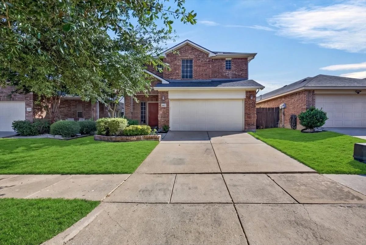 Single Family Residence For Sale in Kaufman County , 4018 Houston Drive, Heartland, Texas 75126, 3 Bedroom, 3 Bathroom, 2 Garage spaces, 2,195 Sqft, built in 2008, mls#21377971, Real Estate Agent in Heartland, Homes For Sale in Kaufman county, Homes For Sale in Heartland, Realtor in Heartland Texas, Real Estate Brokerage Independent Realty Texas, Luminita Cordes Realtor