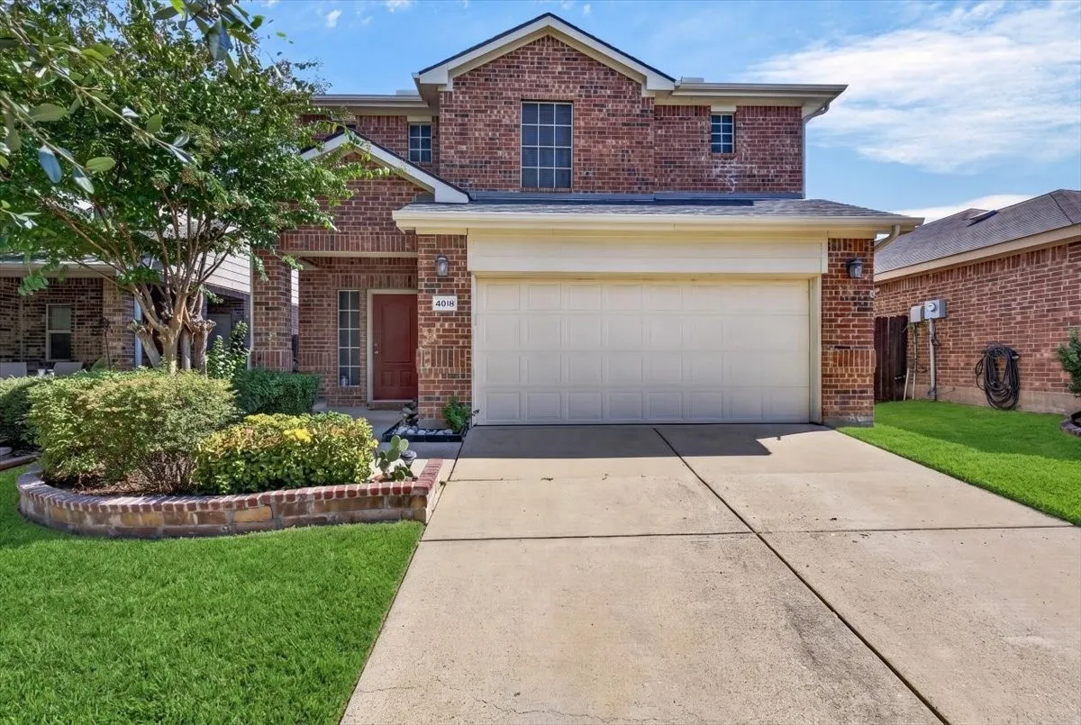 Single Family Residence For Sale in Kaufman County , 4018 Houston Drive, Heartland, Texas 75126, 3 Bedroom, 3 Bathroom, 2 Garage spaces, 2,195 Sqft, built in 2008, mls#21377971, Real Estate Agent in Heartland, Homes For Sale in Kaufman county, Homes For Sale in Heartland, Realtor in Heartland Texas, Real Estate Brokerage Independent Realty Texas, Luminita Cordes Realtor