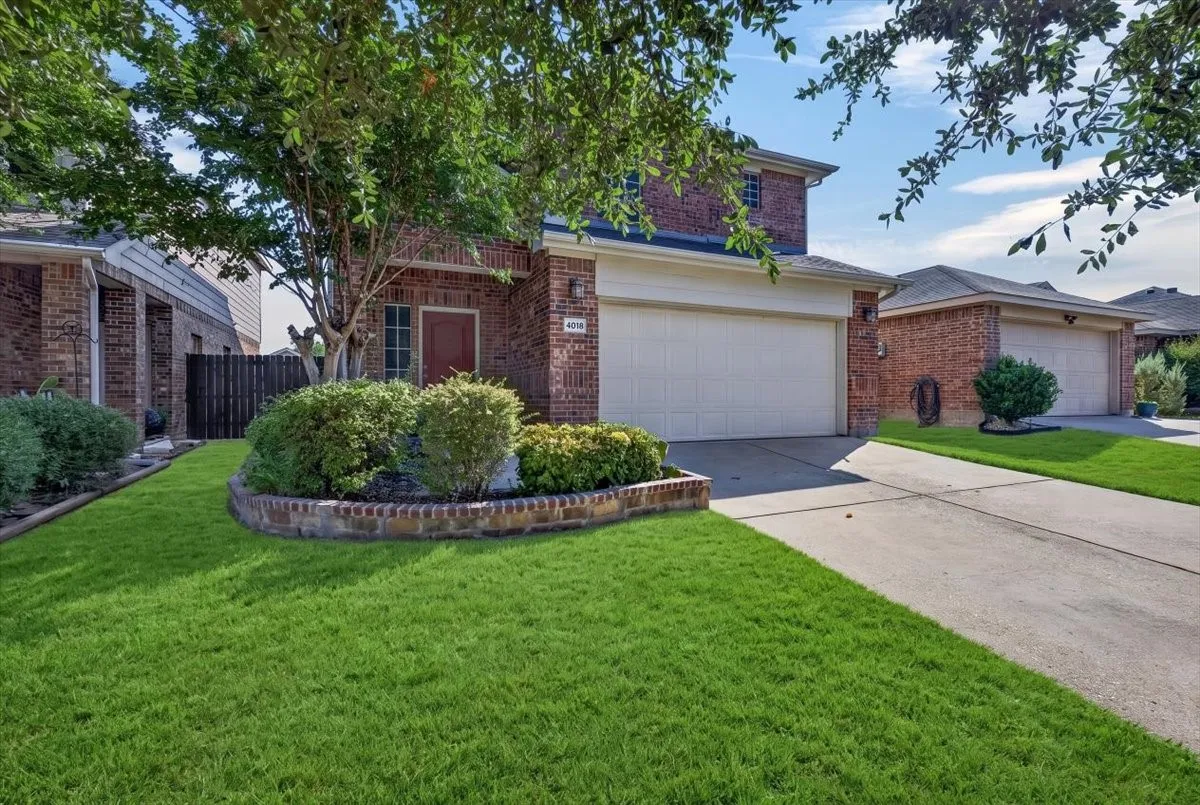 Single Family Residence For Sale in Kaufman County , 4018 Houston Drive, Heartland, Texas 75126, 3 Bedroom, 3 Bathroom, 2 Garage spaces, 2,195 Sqft, built in 2008, mls#21377971, Real Estate Agent in Heartland, Homes For Sale in Kaufman county, Homes For Sale in Heartland, Realtor in Heartland Texas, Real Estate Brokerage Independent Realty Texas, Luminita Cordes Realtor