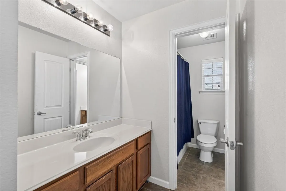 Single Family Residence For Sale in Kaufman County , 4018 Houston Drive, Heartland, Texas 75126, 3 Bedroom, 3 Bathroom, 2 Garage spaces, 2,195 Sqft, built in 2008, mls#21377971, Real Estate Agent in Heartland, Homes For Sale in Kaufman county, Homes For Sale in Heartland, Realtor in Heartland Texas, Real Estate Brokerage Independent Realty Texas, Luminita Cordes Realtor