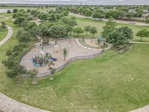 Single Family Residence For Sale in Kaufman County , 4018 Houston Drive, Heartland, Texas 75126, 3 Bedroom, 3 Bathroom, 2 Garage spaces, 2,195 Sqft, built in 2008, mls#21377971, Real Estate Agent in Heartland, Homes For Sale in Kaufman county, Homes For Sale in Heartland, Realtor in Heartland Texas, Real Estate Brokerage Independent Realty Texas, Luminita Cordes Realtor