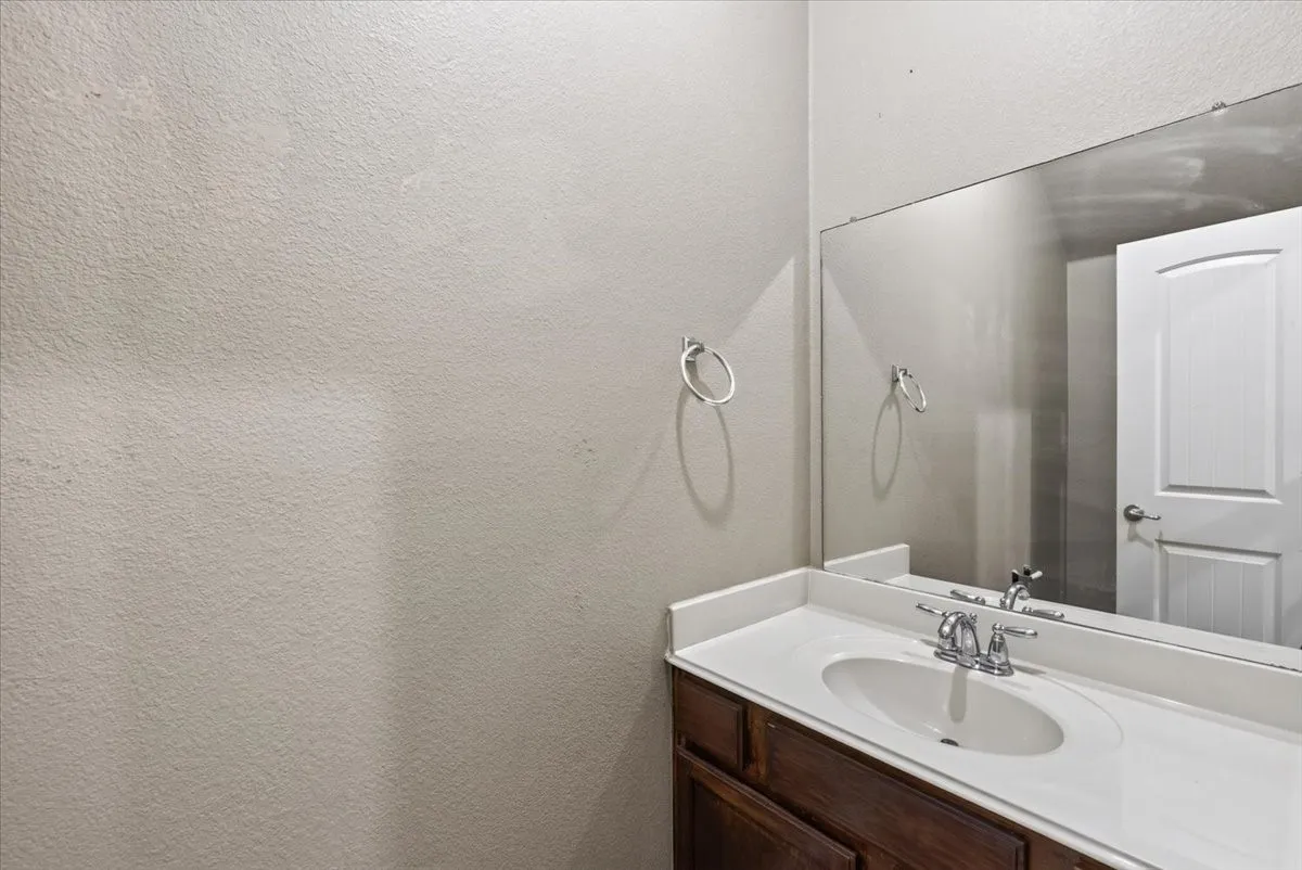 Single Family Residence For Sale in Kaufman County , 4018 Houston Drive, Heartland, Texas 75126, 3 Bedroom, 3 Bathroom, 2 Garage spaces, 2,195 Sqft, built in 2008, mls#21377971, Real Estate Agent in Heartland, Homes For Sale in Kaufman county, Homes For Sale in Heartland, Realtor in Heartland Texas, Real Estate Brokerage Independent Realty Texas, Luminita Cordes Realtor