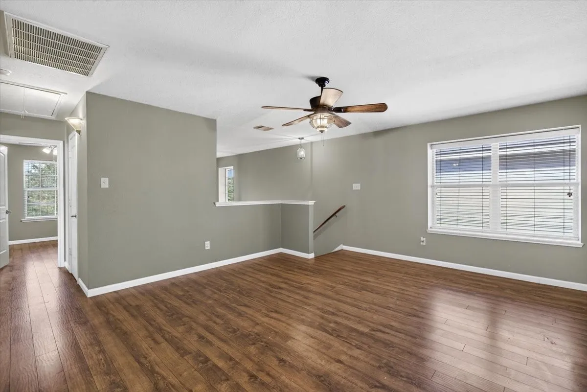 Single Family Residence For Sale in Kaufman County , 4018 Houston Drive, Heartland, Texas 75126, 3 Bedroom, 3 Bathroom, 2 Garage spaces, 2,195 Sqft, built in 2008, mls#21377971, Real Estate Agent in Heartland, Homes For Sale in Kaufman county, Homes For Sale in Heartland, Realtor in Heartland Texas, Real Estate Brokerage Independent Realty Texas, Luminita Cordes Realtor