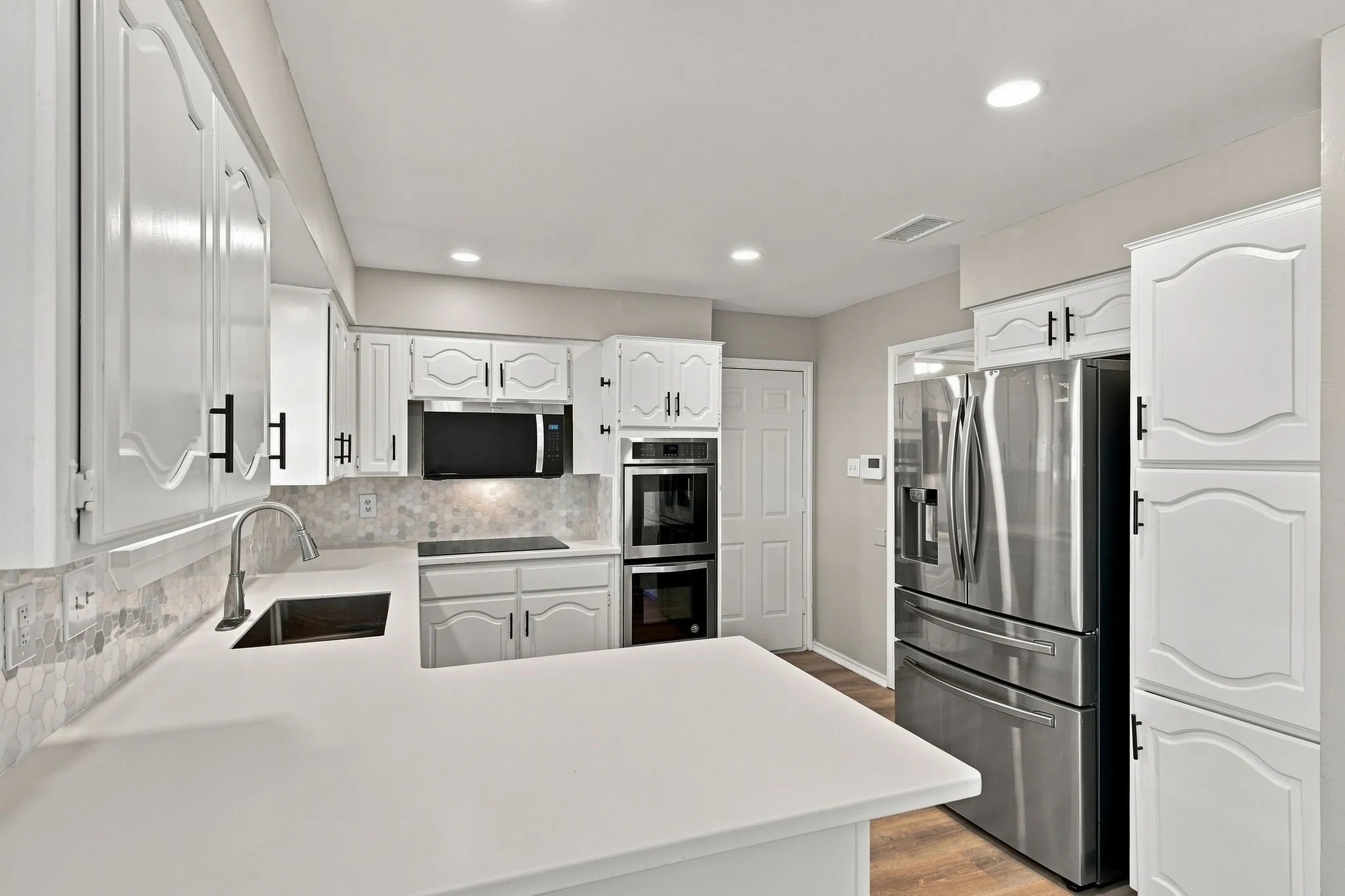 Single Family Residence For Sale in Tarrant County , 3808 Chestnut Street, Fort Worth, Texas 76137, 3 Bedroom, 2 Bathroom, 2 Garage spaces, 1,497 Sqft, built in 1984, mls#21377975, Real Estate Agent in Fort Worth, Homes For Sale in Tarrant county, Homes For Sale in Fort Worth, Realtor in Fort Worth Texas, Real Estate Brokerage Independent Realty Texas, Luminita Cordes Realtor
