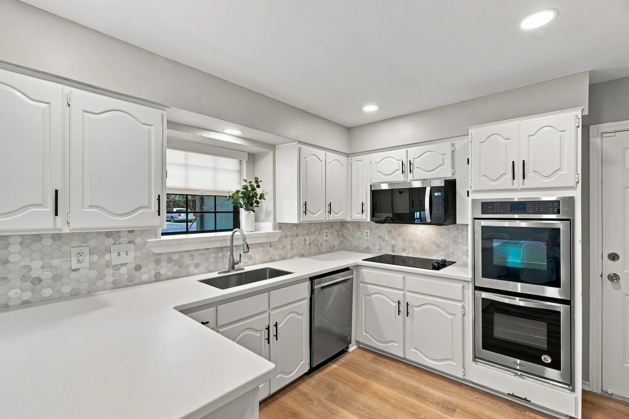 Single Family Residence For Sale in Tarrant County , 3808 Chestnut Street, Fort Worth, Texas 76137, 3 Bedroom, 2 Bathroom, 2 Garage spaces, 1,497 Sqft, built in 1984, mls#21377975, Real Estate Agent in Fort Worth, Homes For Sale in Tarrant county, Homes For Sale in Fort Worth, Realtor in Fort Worth Texas, Real Estate Brokerage Independent Realty Texas, Luminita Cordes Realtor