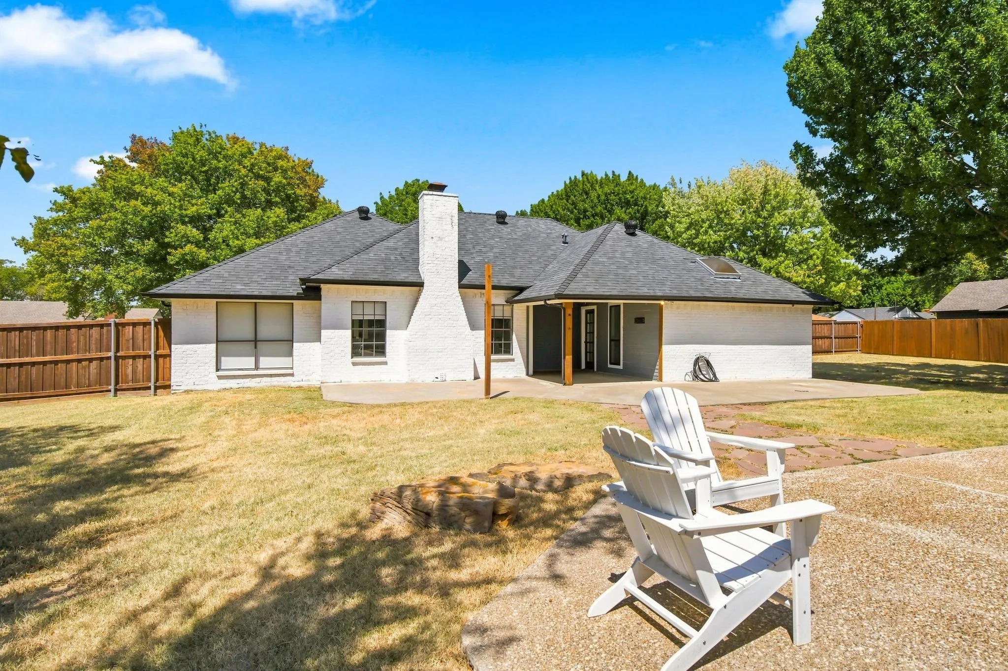 Single Family Residence For Sale in Tarrant County , 3808 Chestnut Street, Fort Worth, Texas 76137, 3 Bedroom, 2 Bathroom, 2 Garage spaces, 1,497 Sqft, built in 1984, mls#21377975, Real Estate Agent in Fort Worth, Homes For Sale in Tarrant county, Homes For Sale in Fort Worth, Realtor in Fort Worth Texas, Real Estate Brokerage Independent Realty Texas, Luminita Cordes Realtor