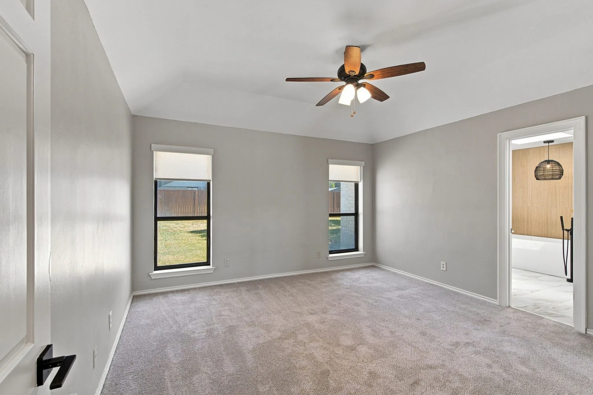 Single Family Residence For Sale in Tarrant County , 3808 Chestnut Street, Fort Worth, Texas 76137, 3 Bedroom, 2 Bathroom, 2 Garage spaces, 1,497 Sqft, built in 1984, mls#21377975, Real Estate Agent in Fort Worth, Homes For Sale in Tarrant county, Homes For Sale in Fort Worth, Realtor in Fort Worth Texas, Real Estate Brokerage Independent Realty Texas, Luminita Cordes Realtor