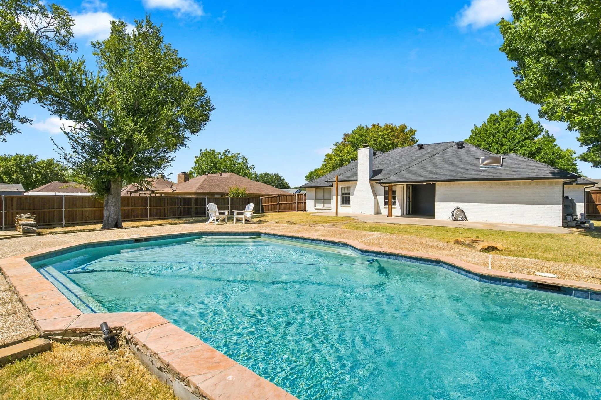 Single Family Residence For Sale in Tarrant County , 3808 Chestnut Street, Fort Worth, Texas 76137, 3 Bedroom, 2 Bathroom, 2 Garage spaces, 1,497 Sqft, built in 1984, mls#21377975, Real Estate Agent in Fort Worth, Homes For Sale in Tarrant county, Homes For Sale in Fort Worth, Realtor in Fort Worth Texas, Real Estate Brokerage Independent Realty Texas, Luminita Cordes Realtor