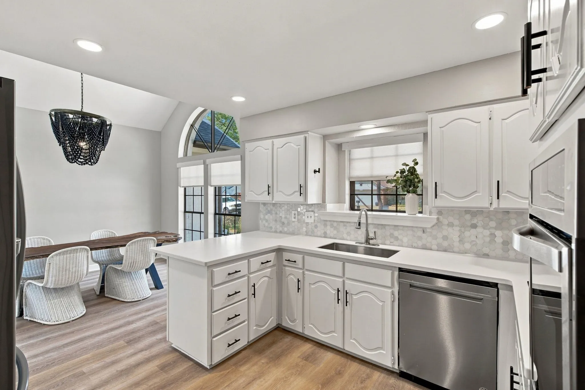Single Family Residence For Sale in Tarrant County , 3808 Chestnut Street, Fort Worth, Texas 76137, 3 Bedroom, 2 Bathroom, 2 Garage spaces, 1,497 Sqft, built in 1984, mls#21377975, Real Estate Agent in Fort Worth, Homes For Sale in Tarrant county, Homes For Sale in Fort Worth, Realtor in Fort Worth Texas, Real Estate Brokerage Independent Realty Texas, Luminita Cordes Realtor