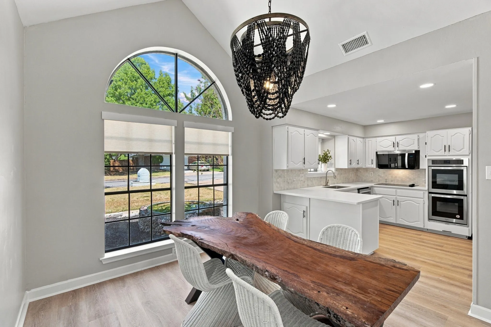 Single Family Residence For Sale in Tarrant County , 3808 Chestnut Street, Fort Worth, Texas 76137, 3 Bedroom, 2 Bathroom, 2 Garage spaces, 1,497 Sqft, built in 1984, mls#21377975, Real Estate Agent in Fort Worth, Homes For Sale in Tarrant county, Homes For Sale in Fort Worth, Realtor in Fort Worth Texas, Real Estate Brokerage Independent Realty Texas, Luminita Cordes Realtor