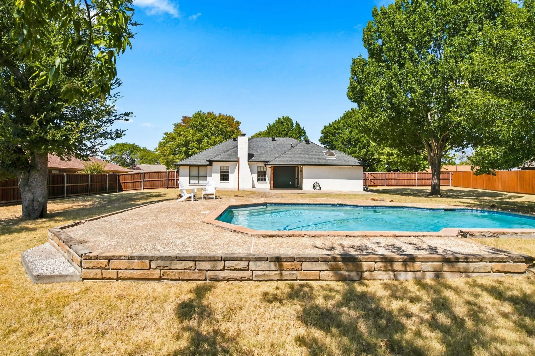 Single Family Residence For Sale in Tarrant County , 3808 Chestnut Street, Fort Worth, Texas 76137, 3 Bedroom, 2 Bathroom, 2 Garage spaces, 1,497 Sqft, built in 1984, mls#21377975, Real Estate Agent in Fort Worth, Homes For Sale in Tarrant county, Homes For Sale in Fort Worth, Realtor in Fort Worth Texas, Real Estate Brokerage Independent Realty Texas, Luminita Cordes Realtor
