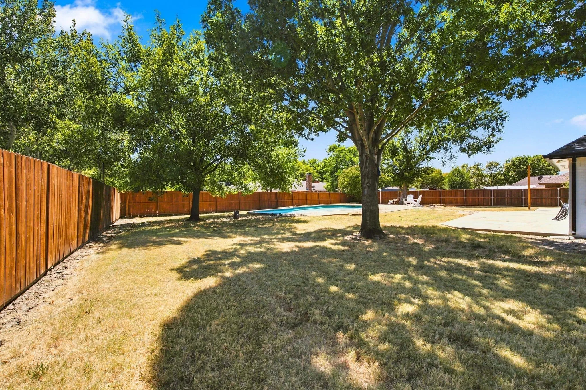 Single Family Residence For Sale in Tarrant County , 3808 Chestnut Street, Fort Worth, Texas 76137, 3 Bedroom, 2 Bathroom, 2 Garage spaces, 1,497 Sqft, built in 1984, mls#21377975, Real Estate Agent in Fort Worth, Homes For Sale in Tarrant county, Homes For Sale in Fort Worth, Realtor in Fort Worth Texas, Real Estate Brokerage Independent Realty Texas, Luminita Cordes Realtor