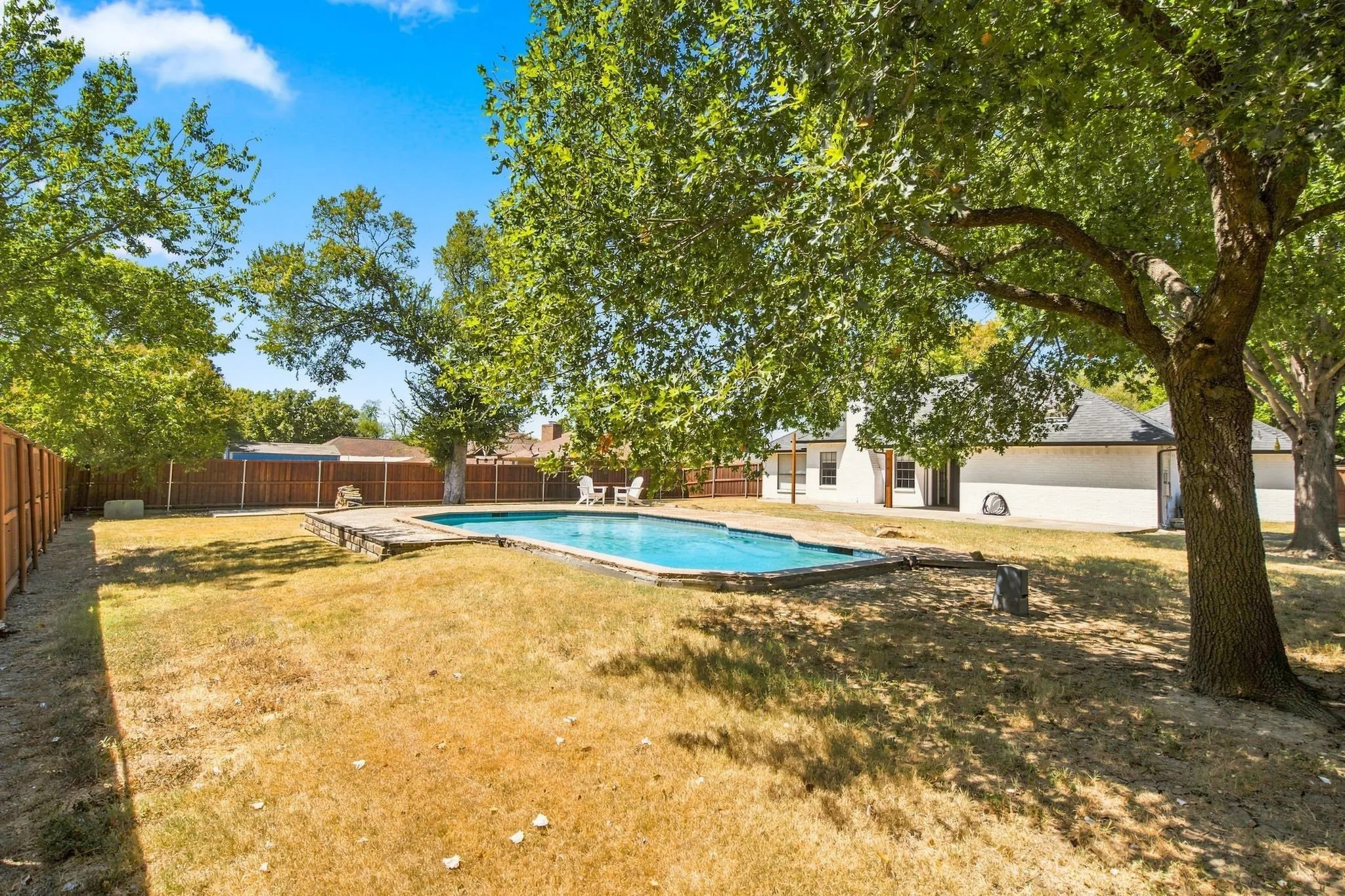 Single Family Residence For Sale in Tarrant County , 3808 Chestnut Street, Fort Worth, Texas 76137, 3 Bedroom, 2 Bathroom, 2 Garage spaces, 1,497 Sqft, built in 1984, mls#21377975, Real Estate Agent in Fort Worth, Homes For Sale in Tarrant county, Homes For Sale in Fort Worth, Realtor in Fort Worth Texas, Real Estate Brokerage Independent Realty Texas, Luminita Cordes Realtor