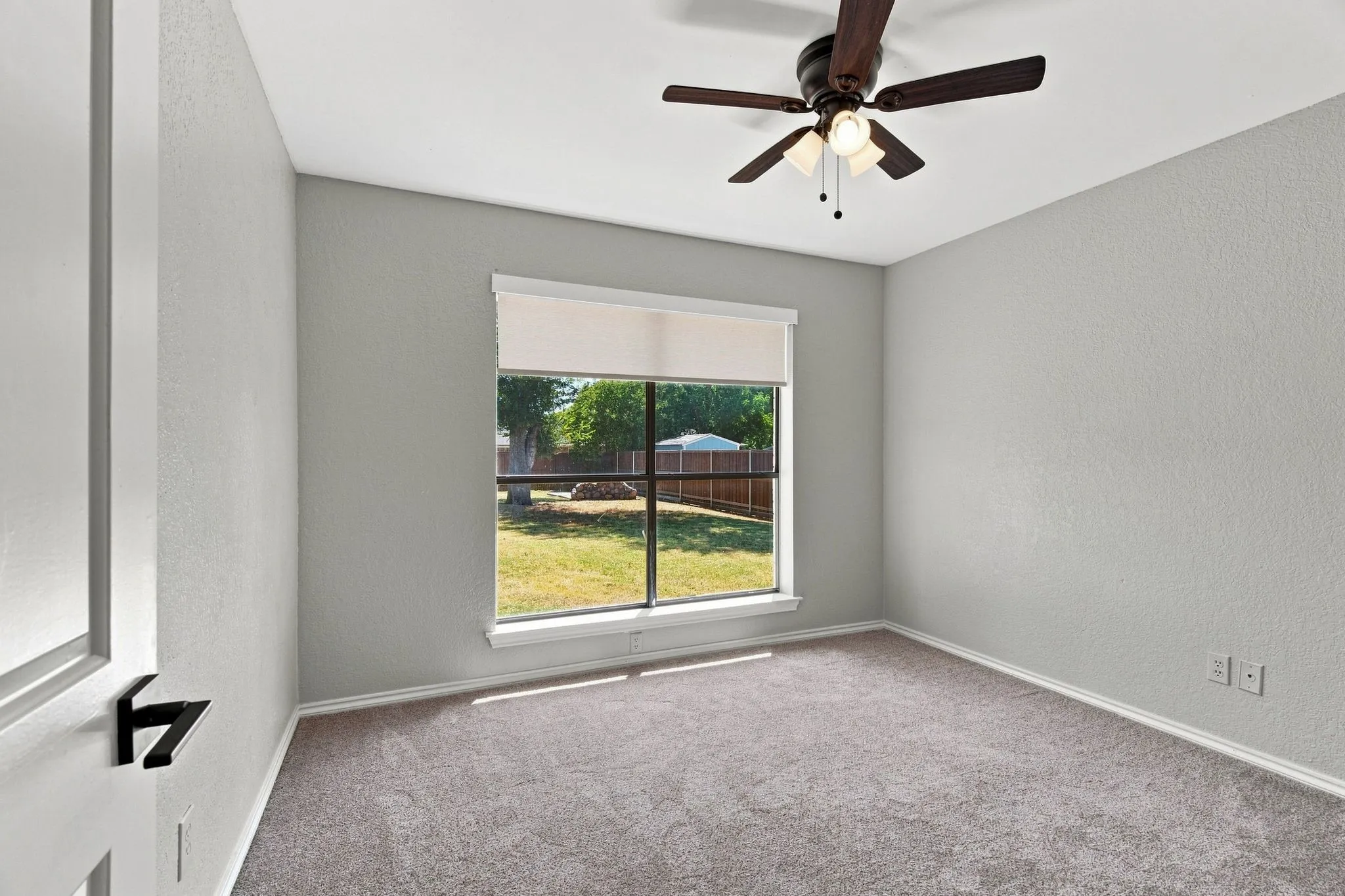 Single Family Residence For Sale in Tarrant County , 3808 Chestnut Street, Fort Worth, Texas 76137, 3 Bedroom, 2 Bathroom, 2 Garage spaces, 1,497 Sqft, built in 1984, mls#21377975, Real Estate Agent in Fort Worth, Homes For Sale in Tarrant county, Homes For Sale in Fort Worth, Realtor in Fort Worth Texas, Real Estate Brokerage Independent Realty Texas, Luminita Cordes Realtor